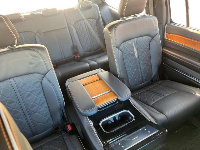 Used 2023 Jeep Grand Wagoneer Series III AWD/4WD image 42