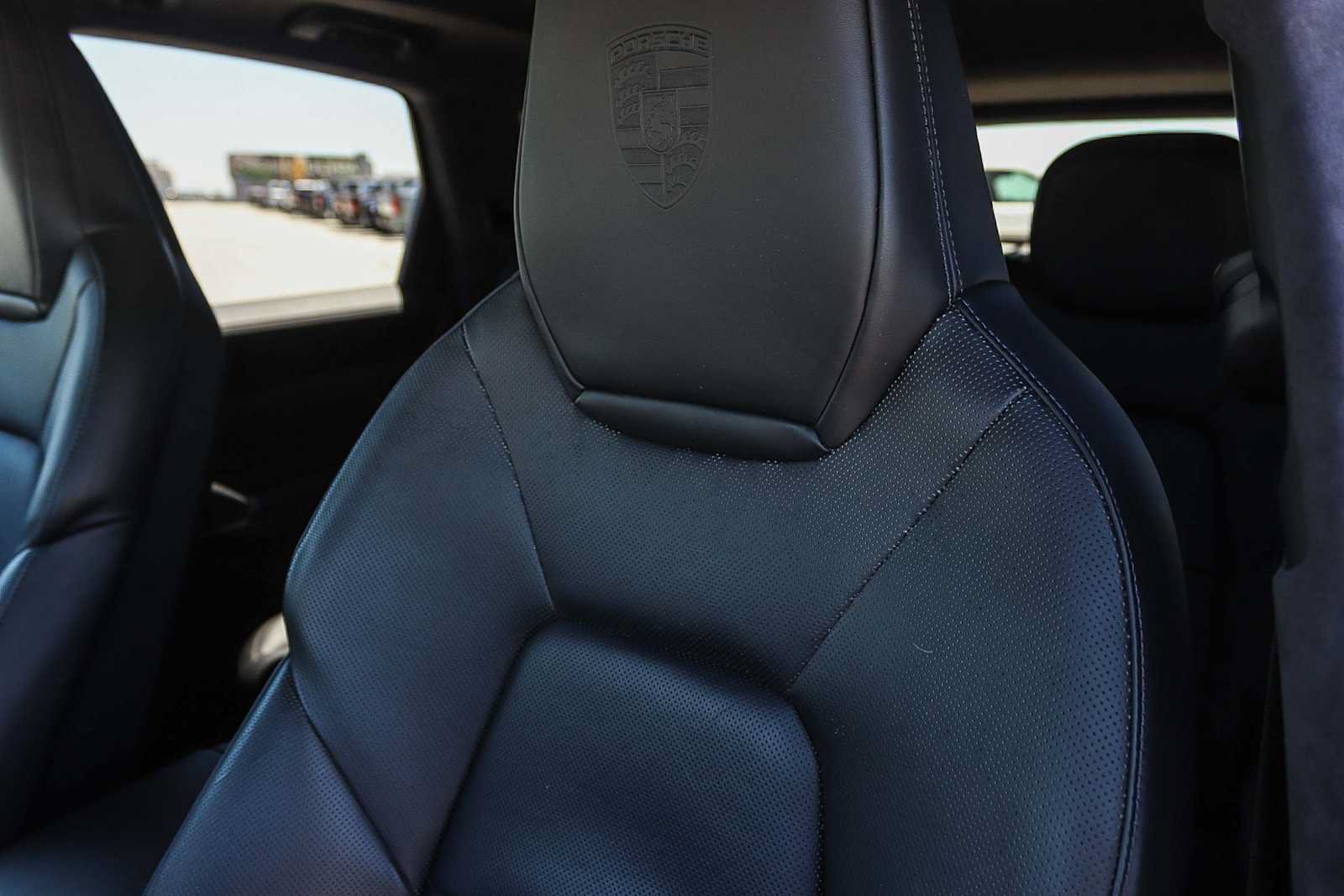 Used 2023 Porsche Cayenne Turbo AWD/4WD image 27