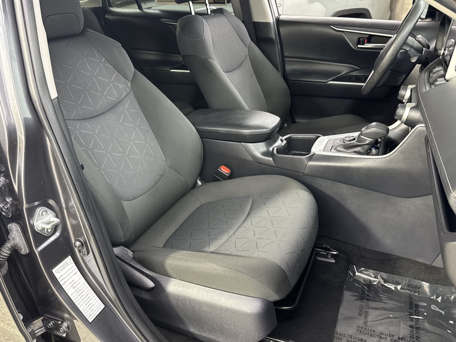 Used 2025 Toyota RAV4 XLE AWD/4WD image 39