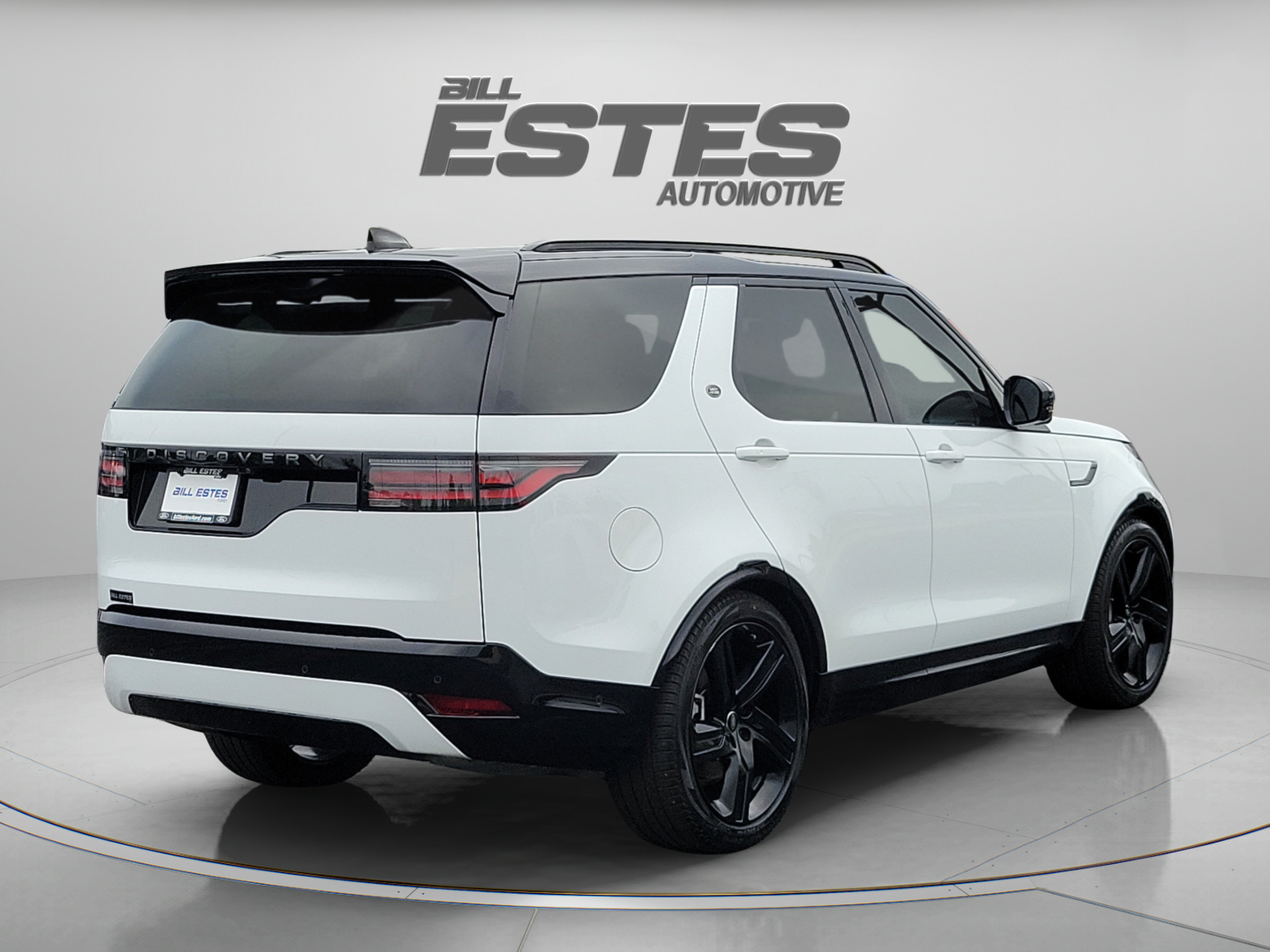 Used 2024 Land Rover Discovery Dynamic SE AWD/4WD image 4