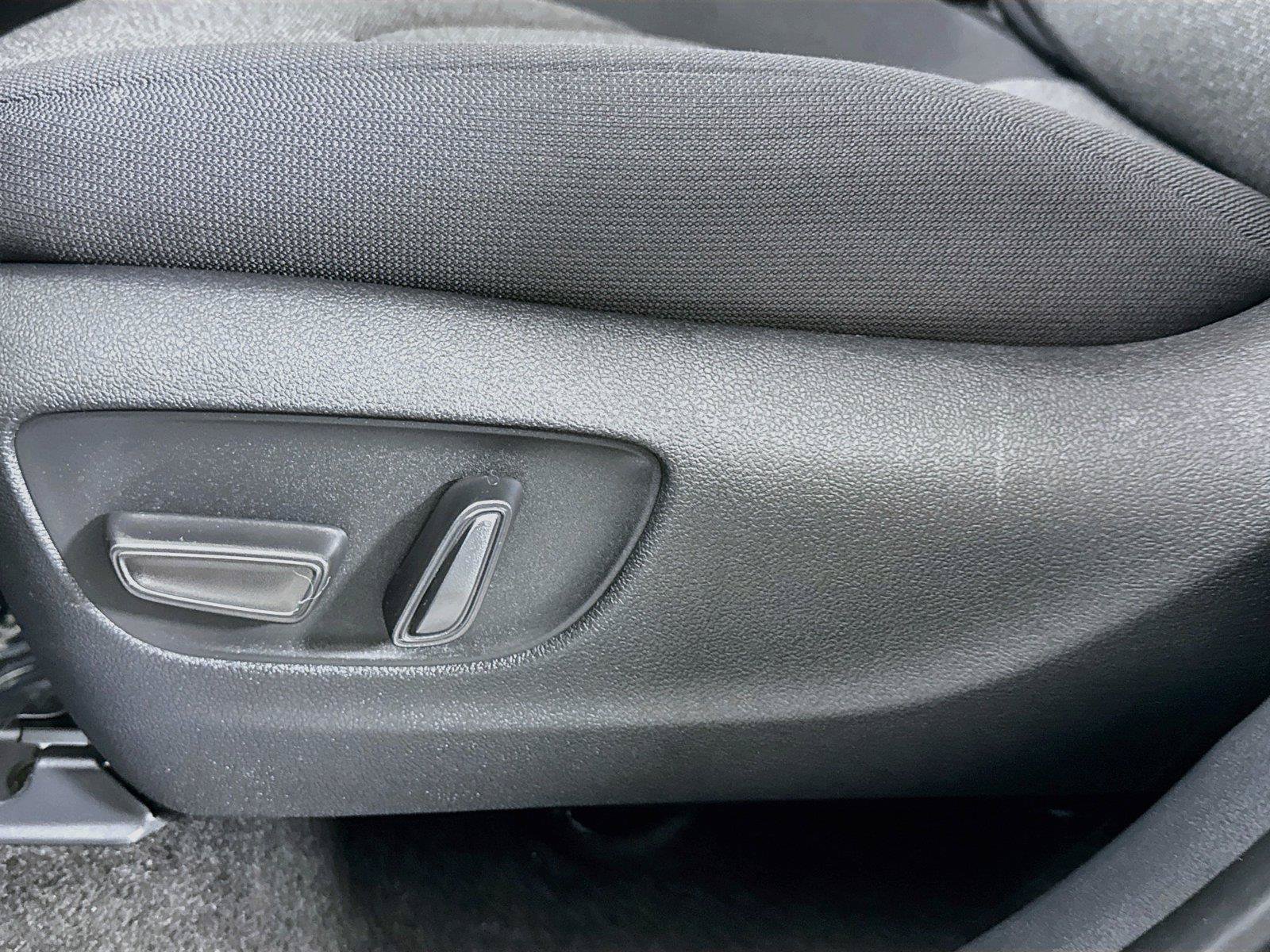Certified 2025 Toyota Grand Highlander FWD image 28