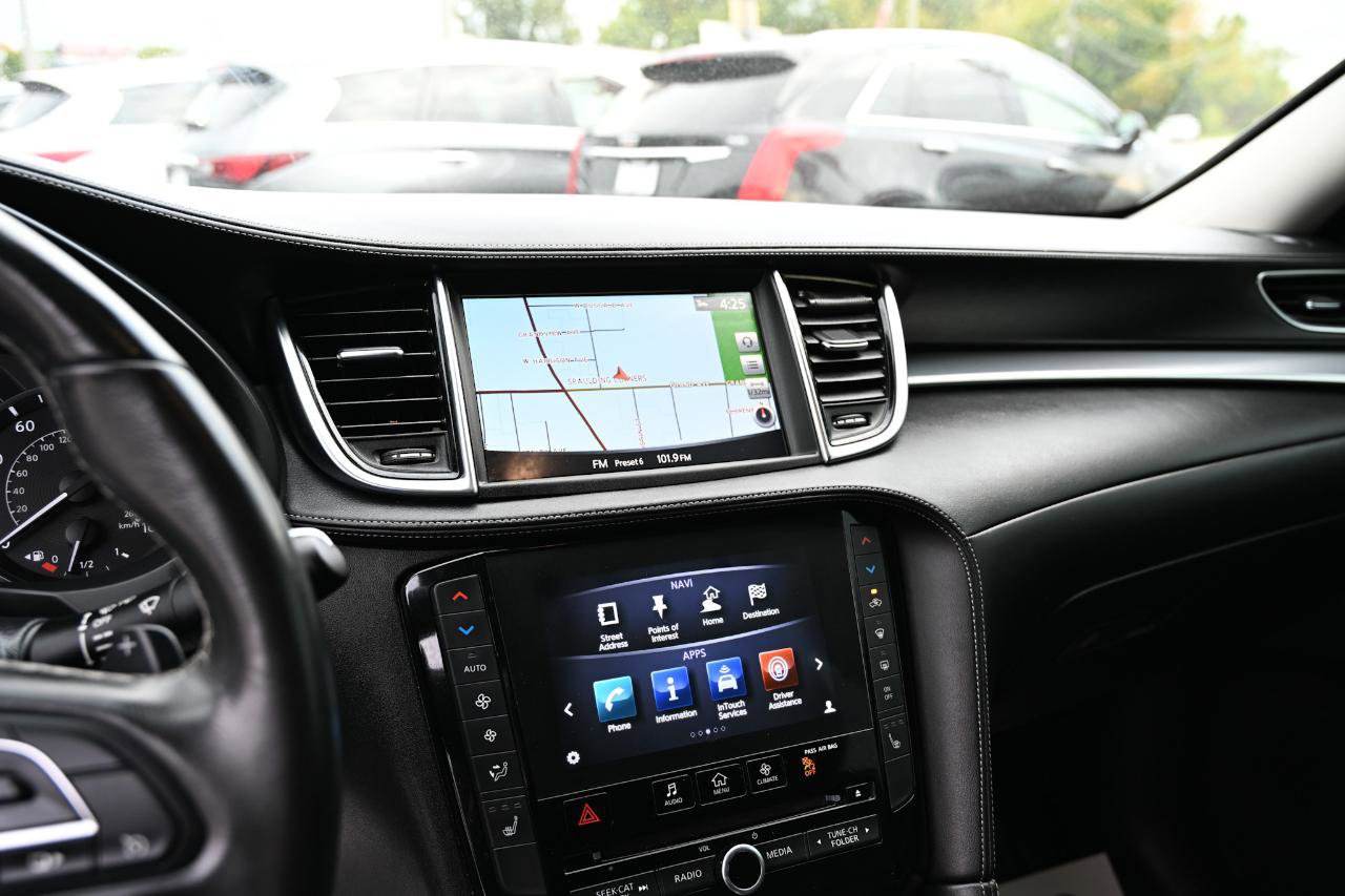 Used 2019 INFINITI QX50 Luxe w/ Navigation Package AWD/4WD image 17