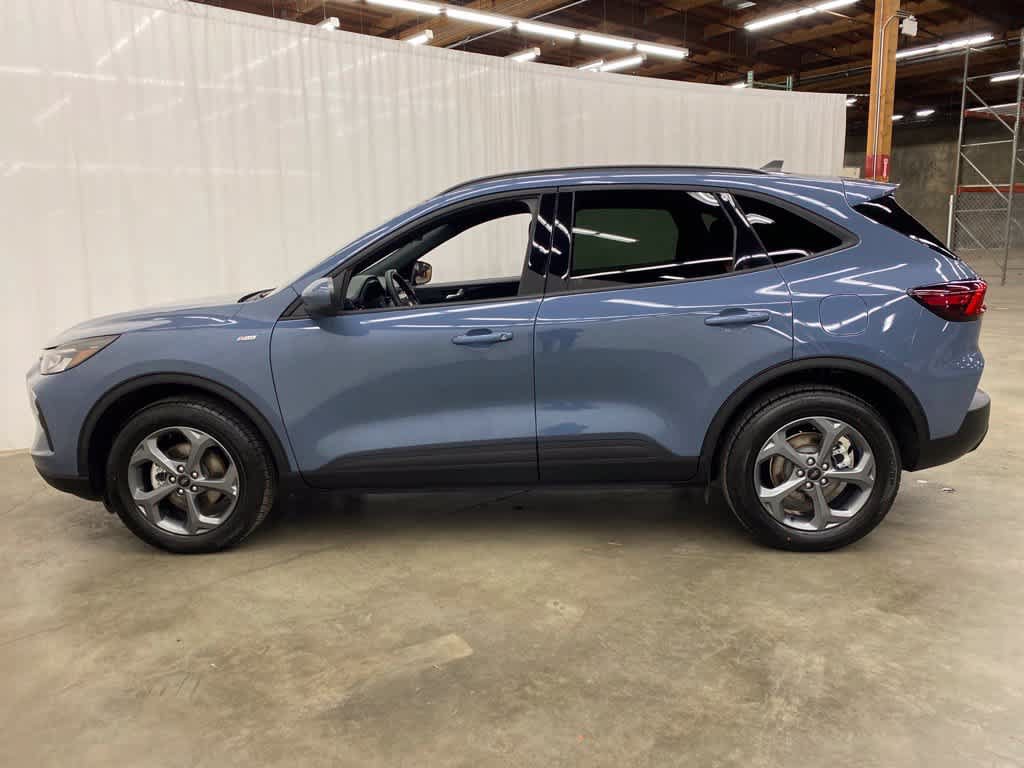 Used 2025 Ford Escape ST-Line Select AWD/4WD image 3