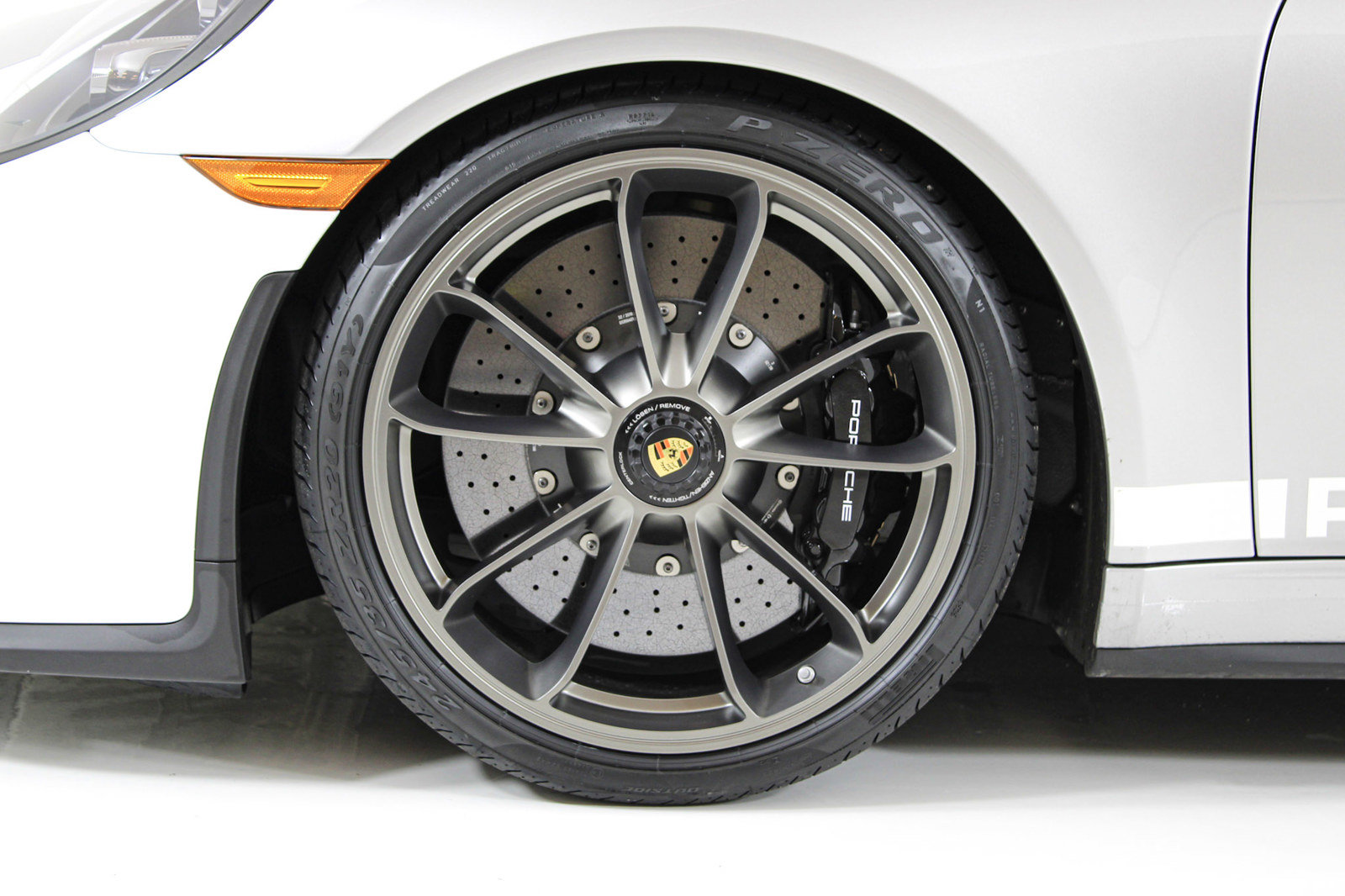 Used 2019 Porsche 911 Speedster RWD image 20