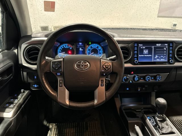 Used 2020 Toyota Tacoma SR5 AWD/4WD image 9