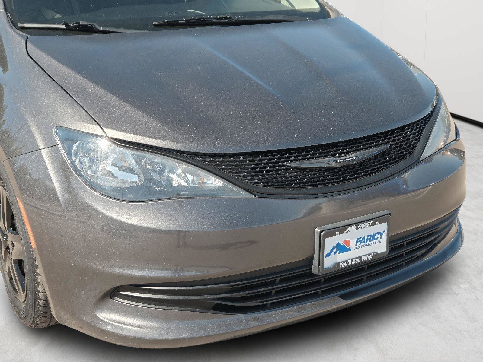 Used 2019 Chrysler Pacifica L FWD image 9