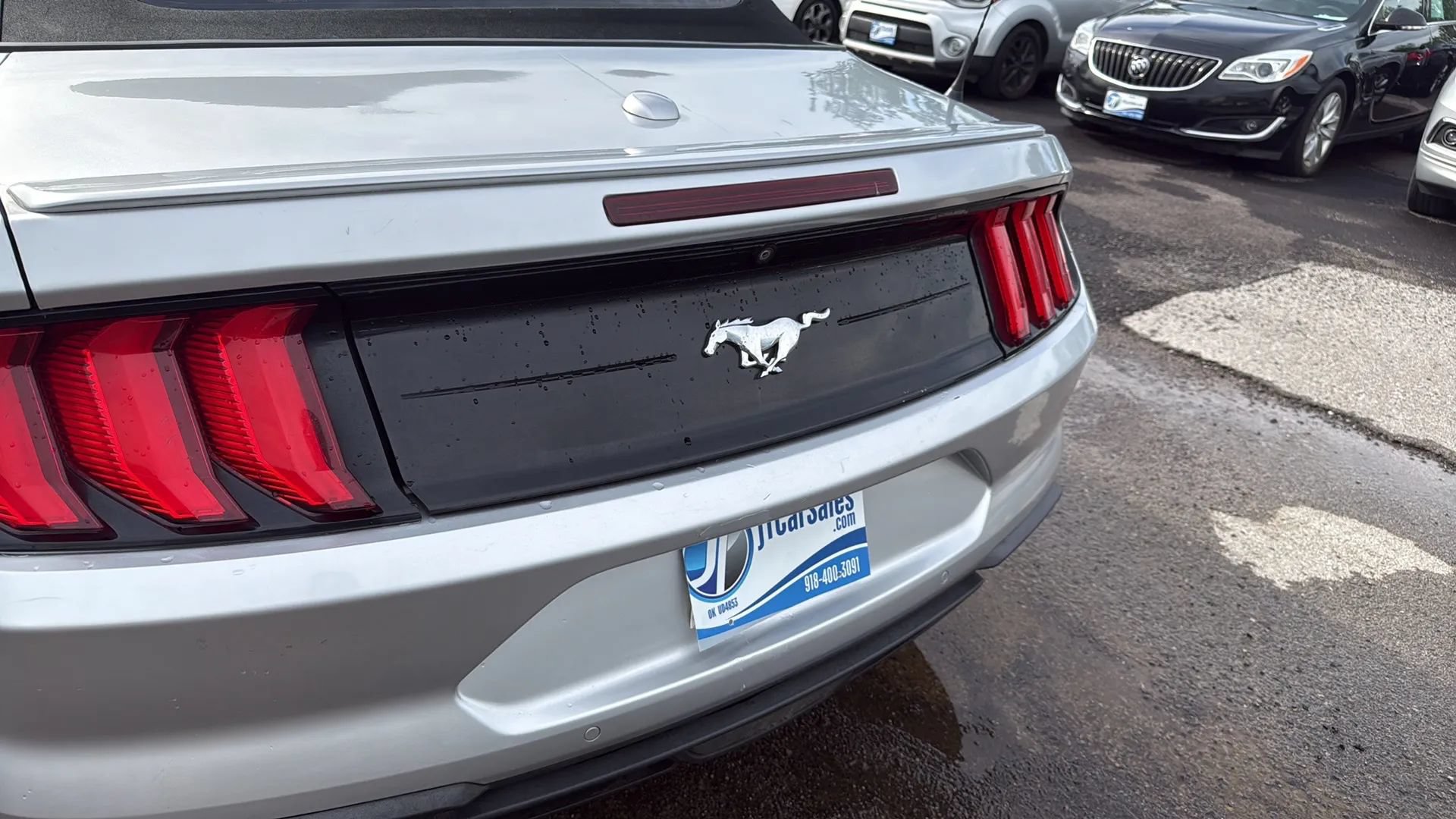 Used 2018 Ford Mustang Premium RWD image 22