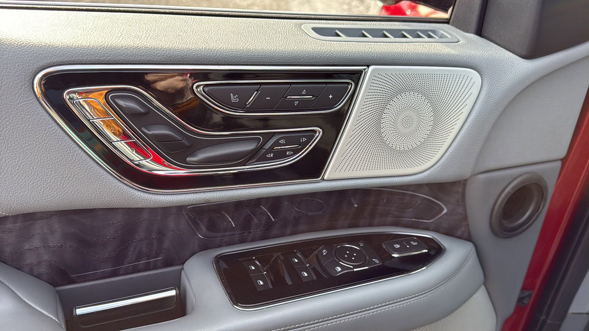 Used 2020 Lincoln Navigator L Reserve w/ Luxury Package image 11