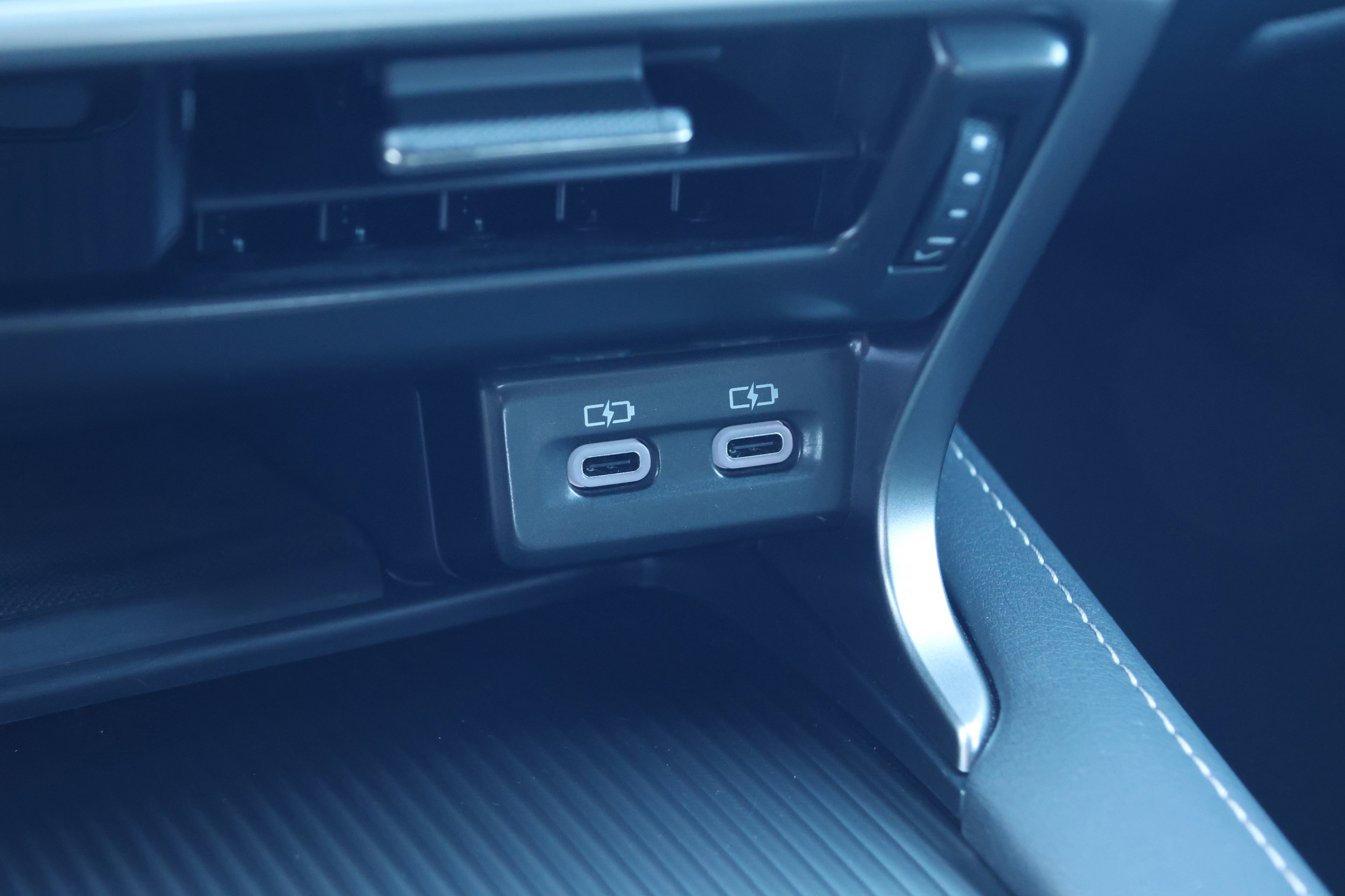 Used 2023 Lexus RX 350 F Sport w/ Cold Area Package image 28