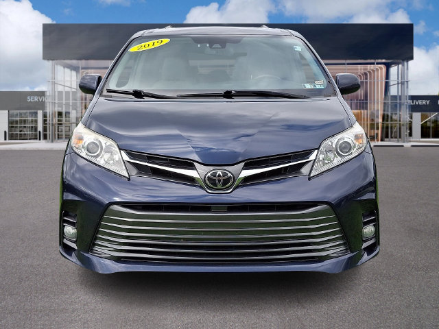 Used 2019 Toyota Sienna XLE w/ Protection Package FWD image 2