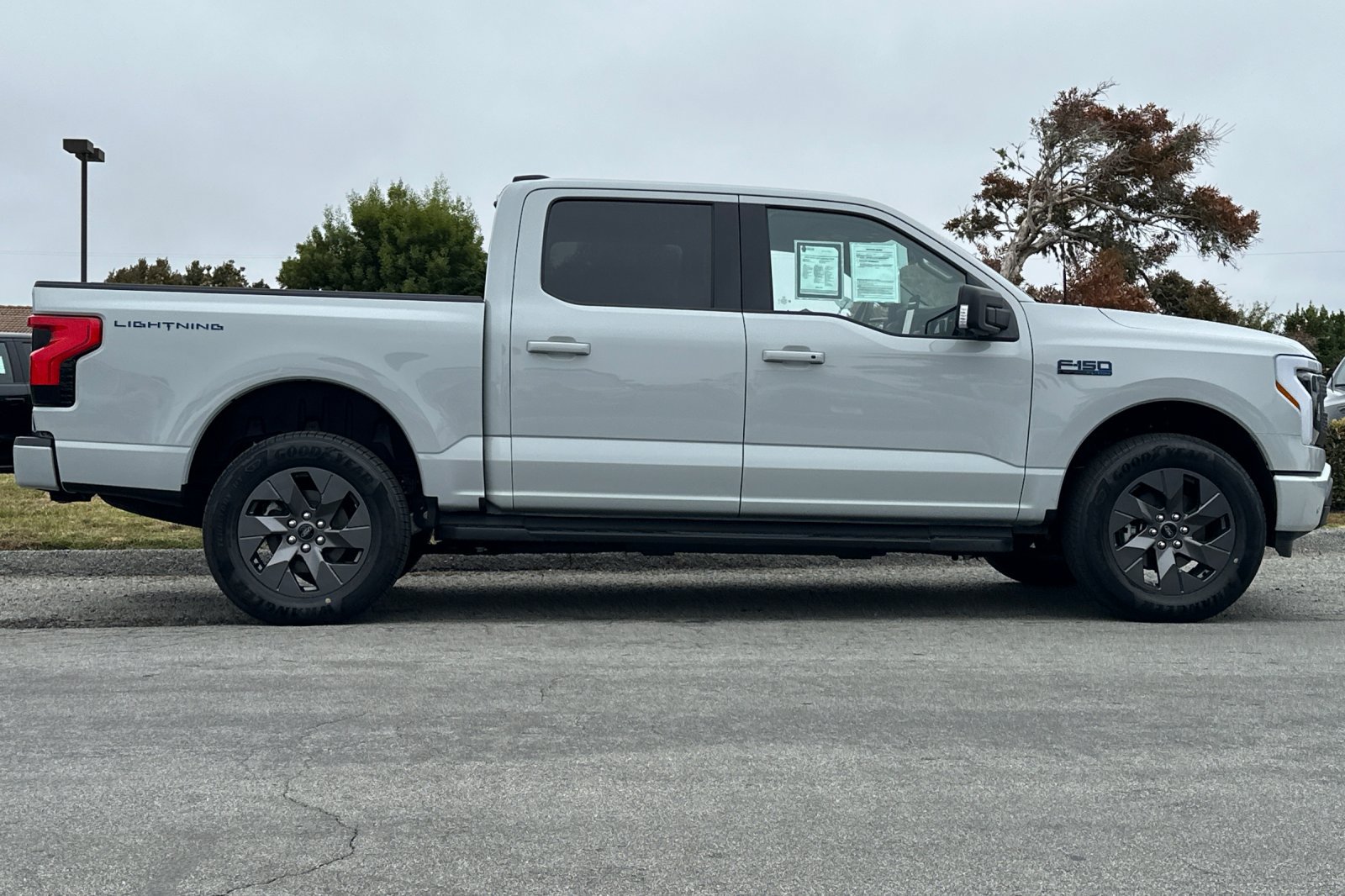 Used 2024 Ford F150 Lightning Flash AWD/4WD image 6