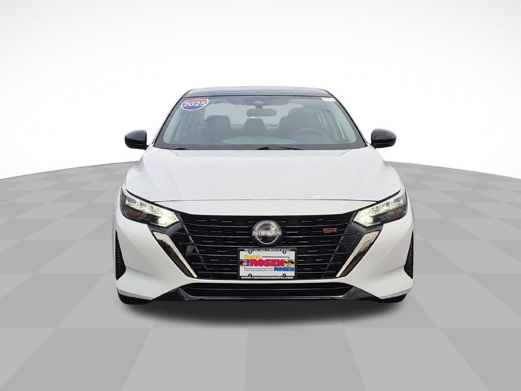 Used 2025 Nissan Sentra SR w/ SR Premium Package FWD image 8