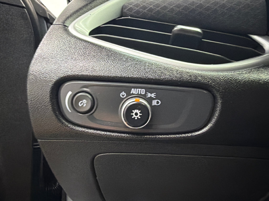 Used 2024 Chevrolet Malibu LT FWD image 31