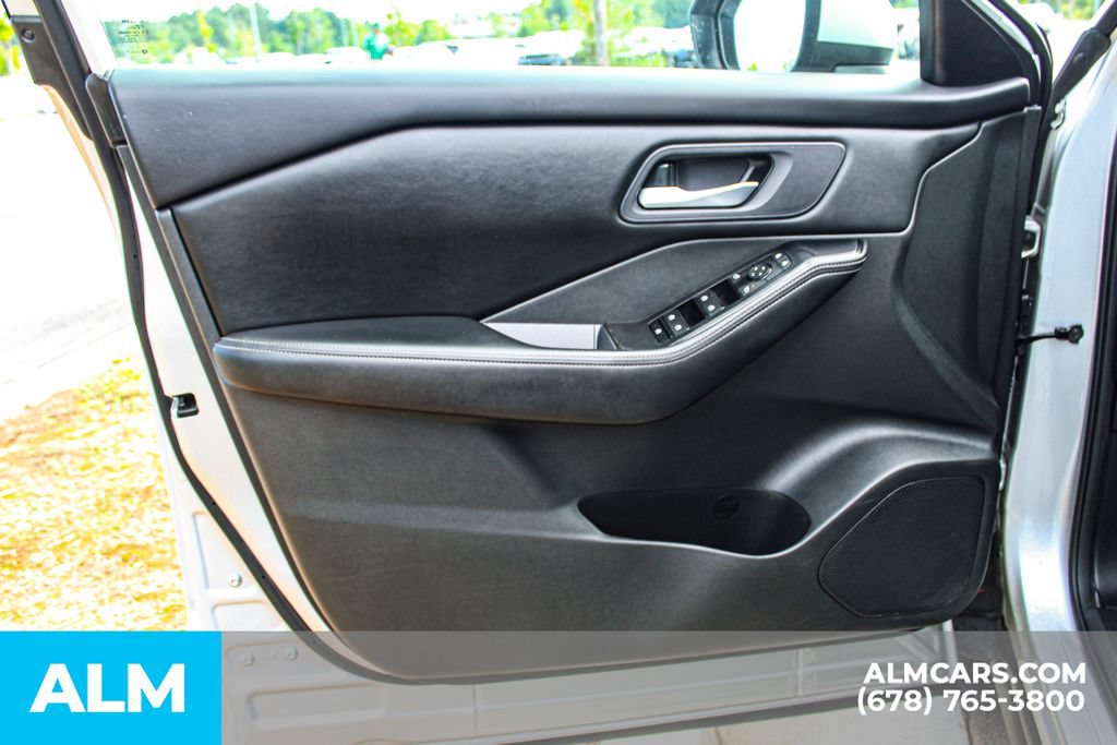 Used 2024 Nissan Rogue SV AWD/4WD image 38