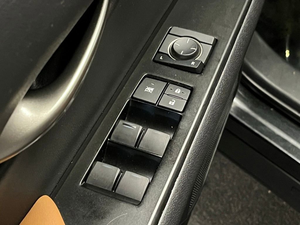 Used 2019 Lexus UX 250h w/ Premium Package image 17