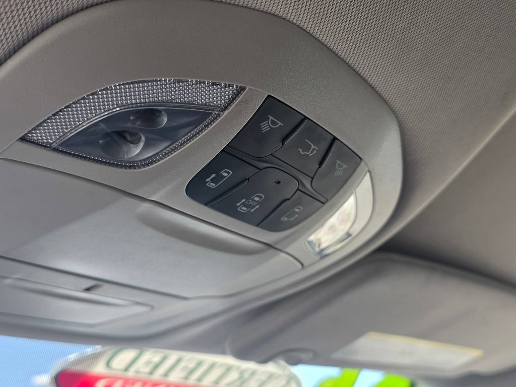 Certified 2024 Chrysler Pacifica Touring-L FWD image 39