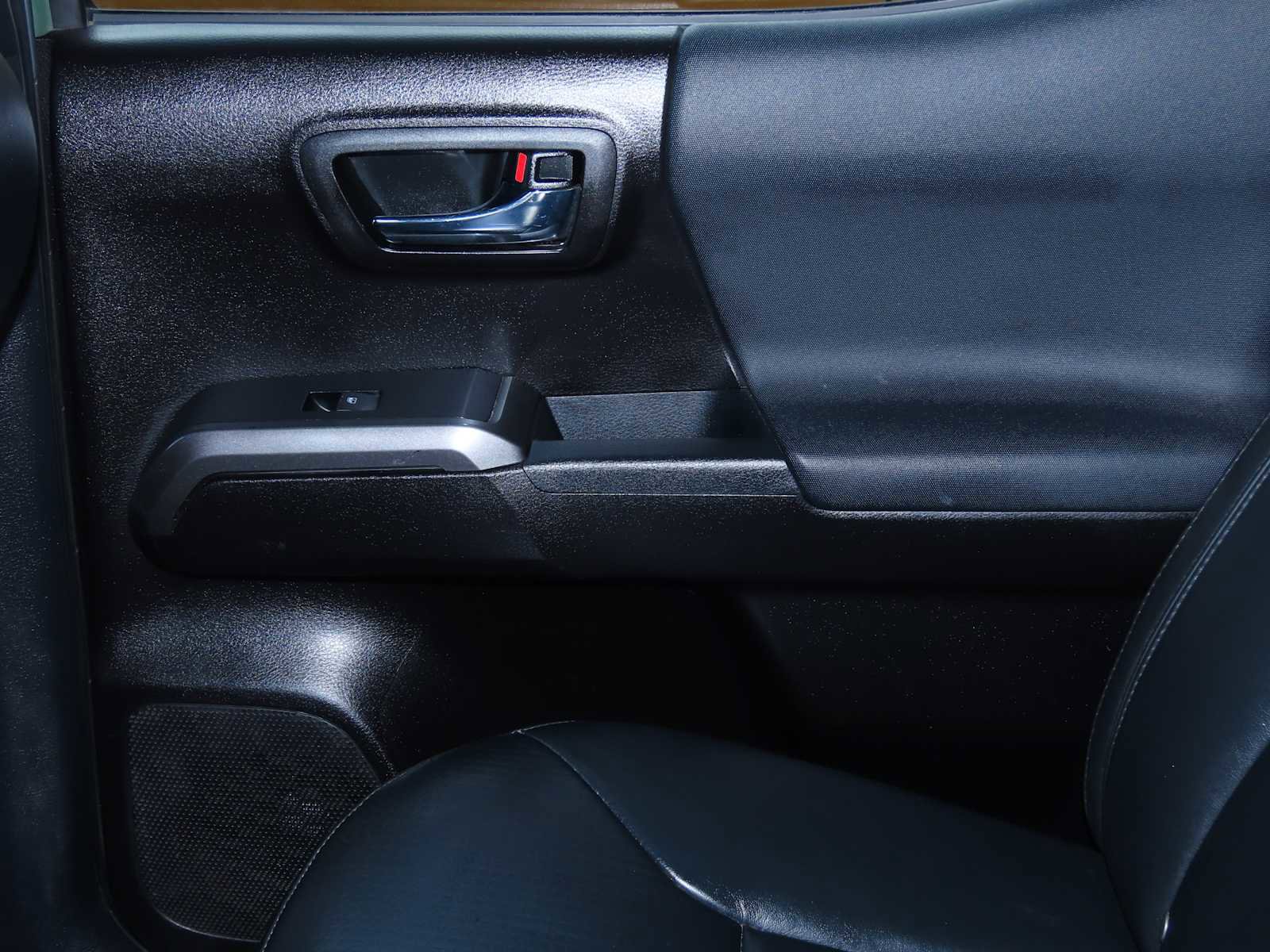 Used 2021 Toyota Tacoma TRD Off-Road image 21