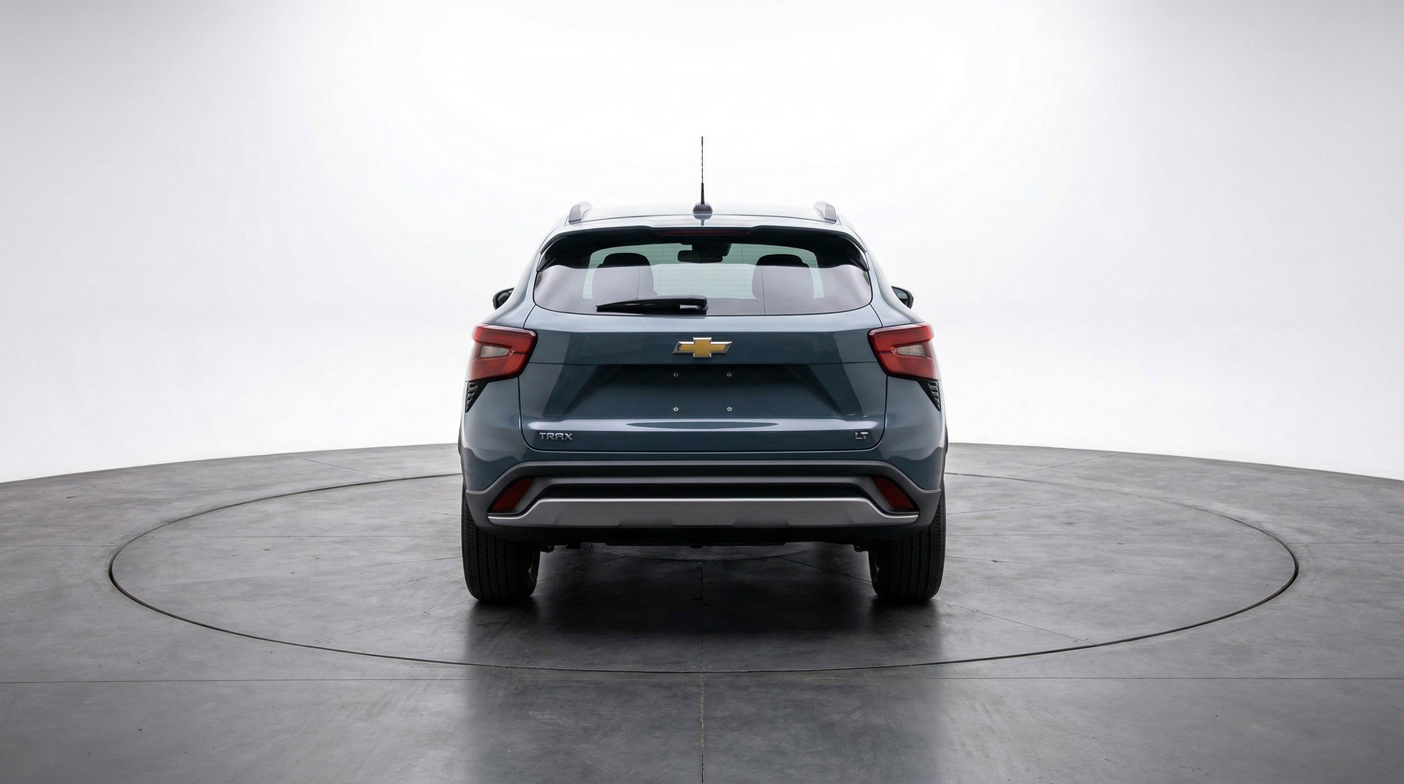 Used 2025 Chevrolet Trax LT FWD image 7