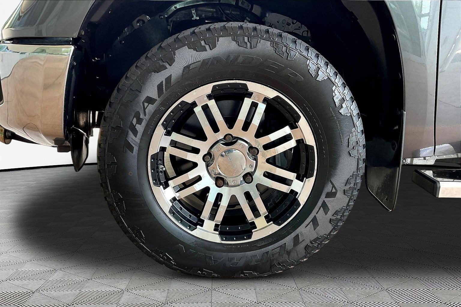 Used 2020 Toyota Tundra SR5 w/ SR5 Upgrade Package AWD/4WD image 33