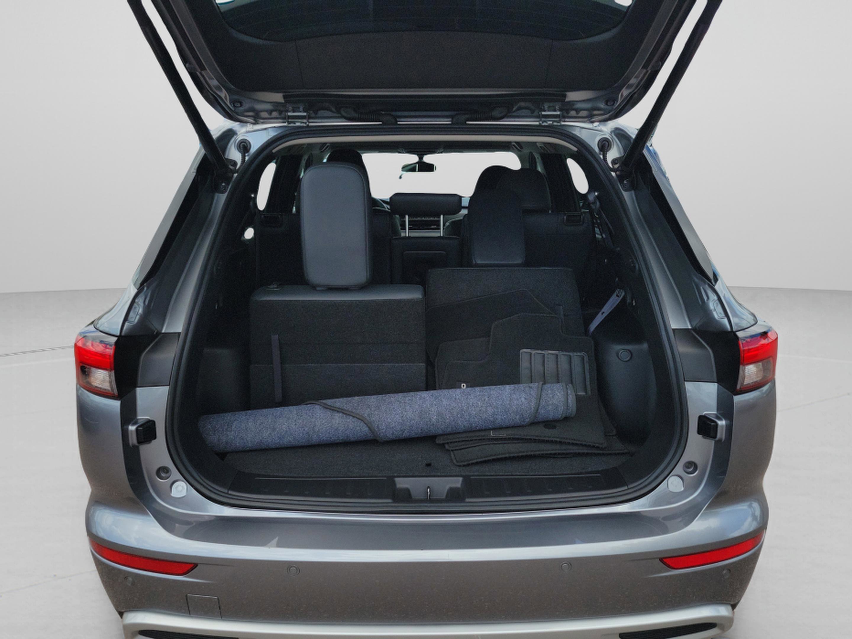 Used 2022 Mitsubishi Outlander SE image 9