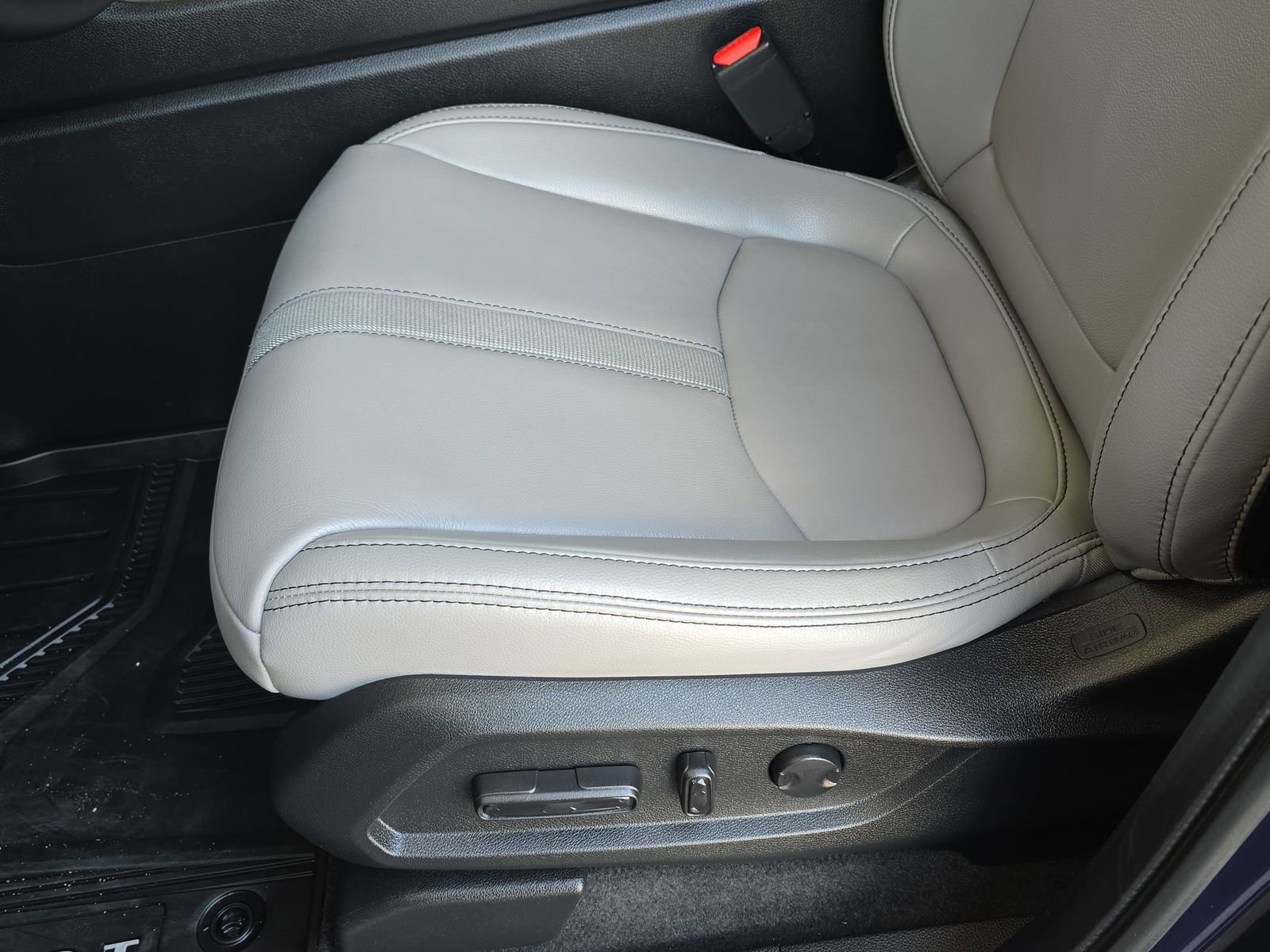 Certified 2025 Honda Pilot Touring image 28