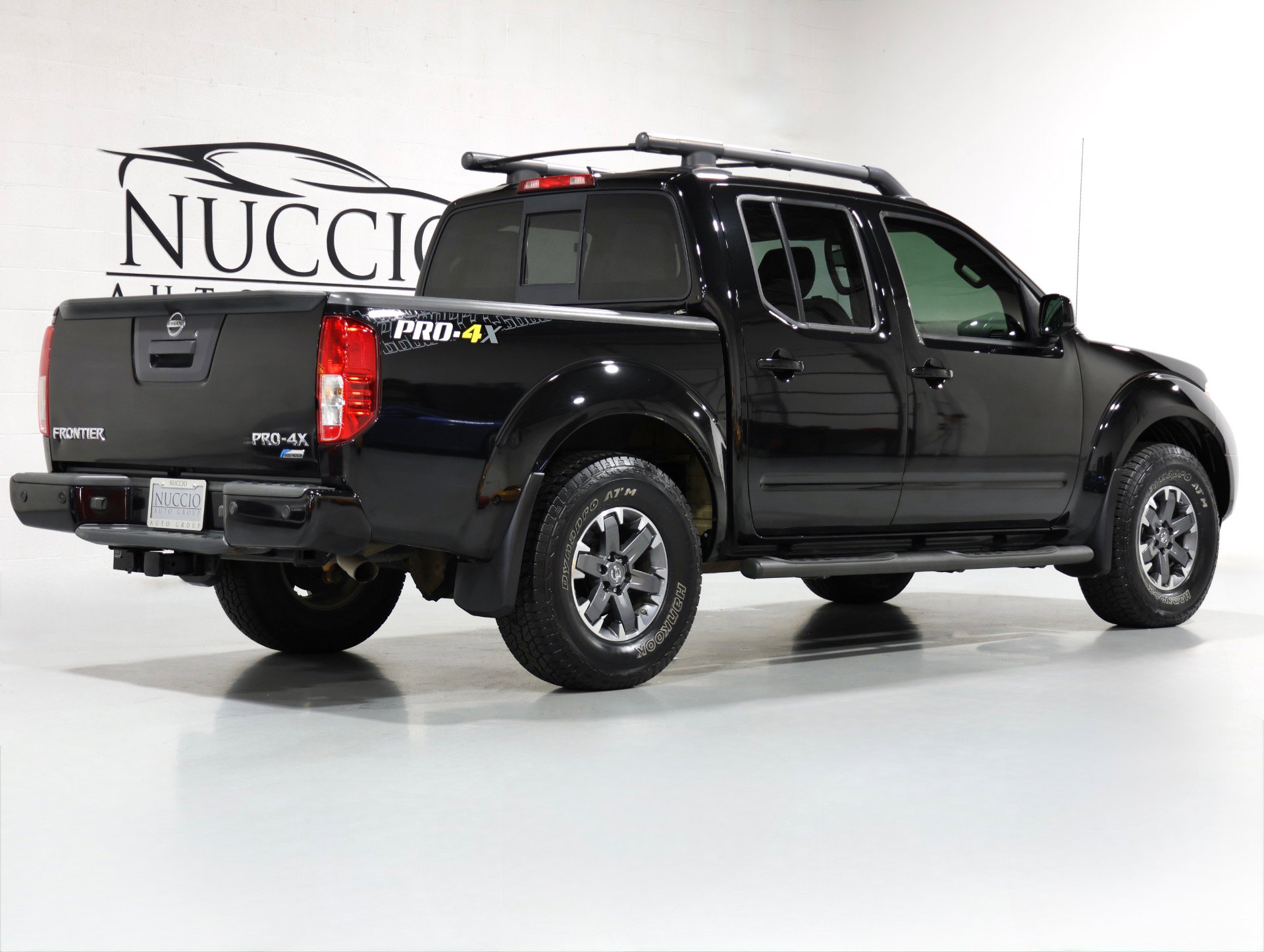 Used 2017 Nissan Frontier PRO-4X w/ Pro-4x Luxury Package AWD/4WD image 39