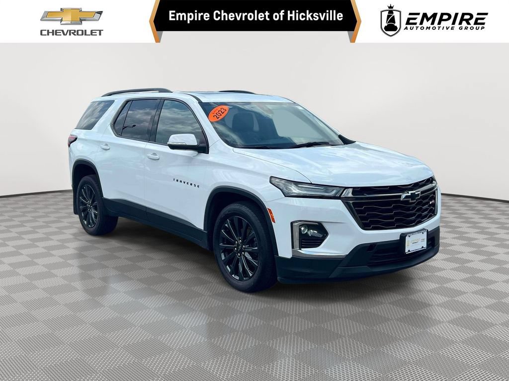 Used 2023 Chevrolet Traverse RS