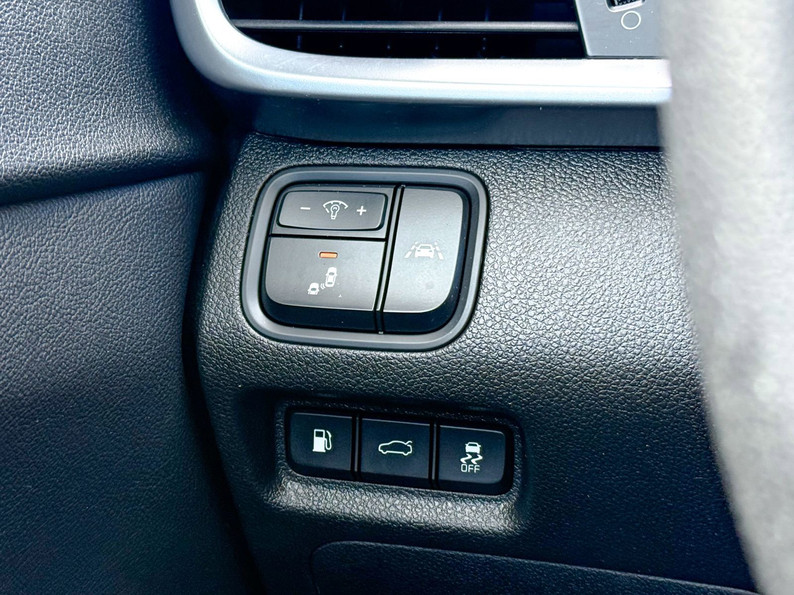 Certified 2020 Kia Optima LX FWD image 30