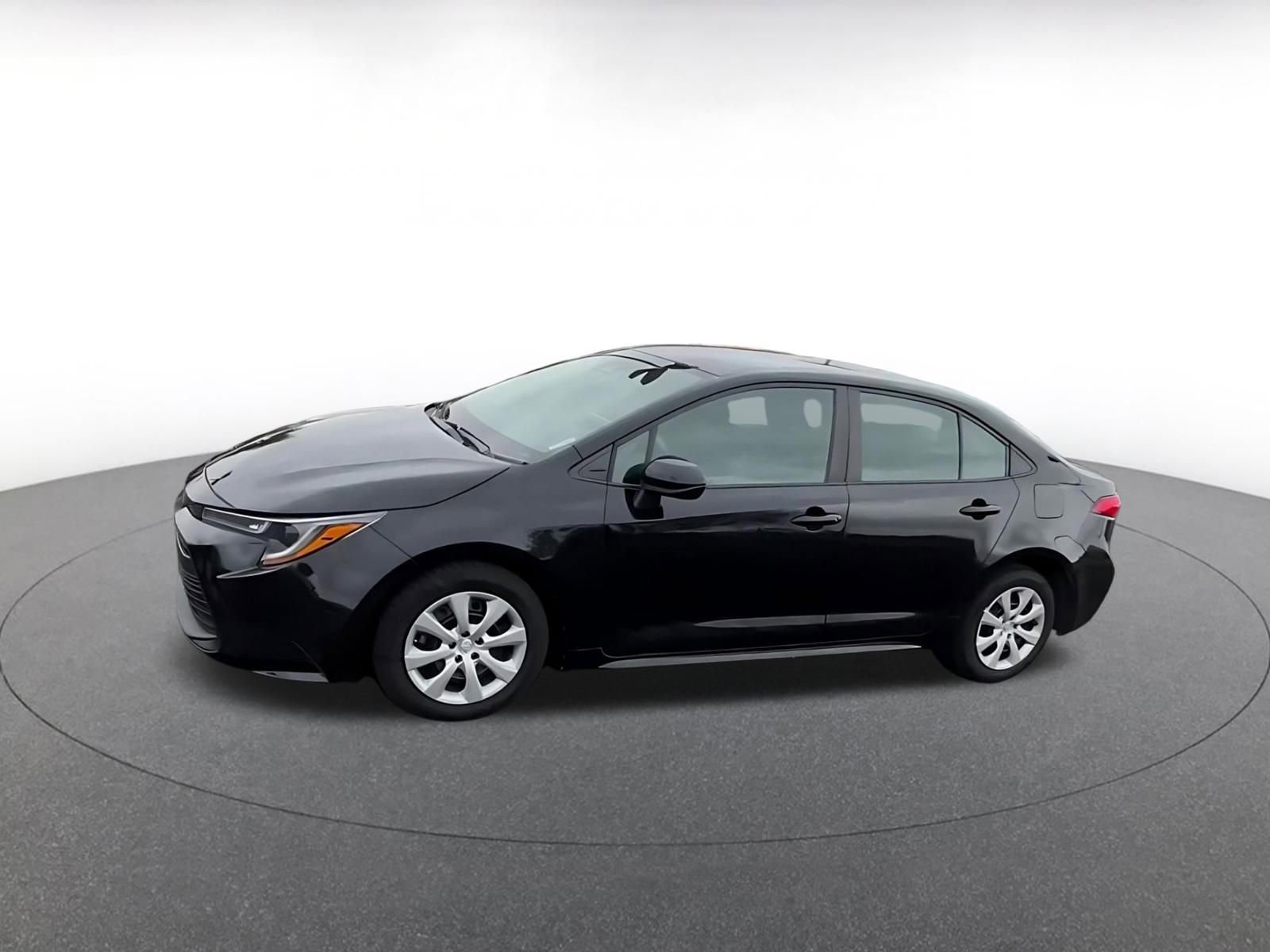 Used 2023 Toyota Corolla LE image 9