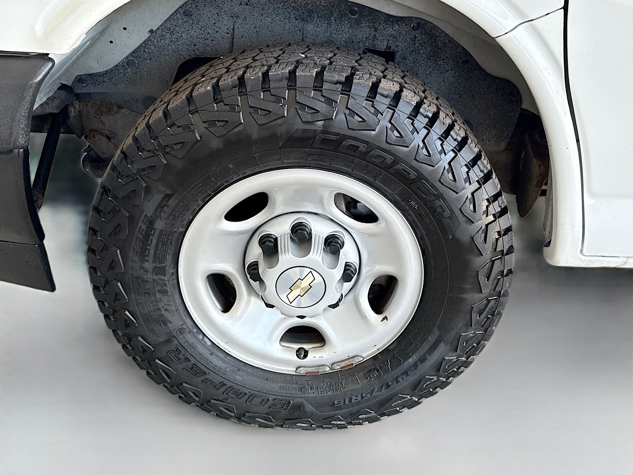 Used 2022 Chevrolet Express 2500 image 31