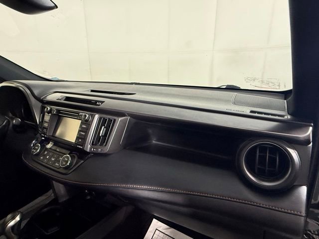 Used 2018 Toyota RAV4 SE w/ Power Extra Value Package AWD/4WD image 33