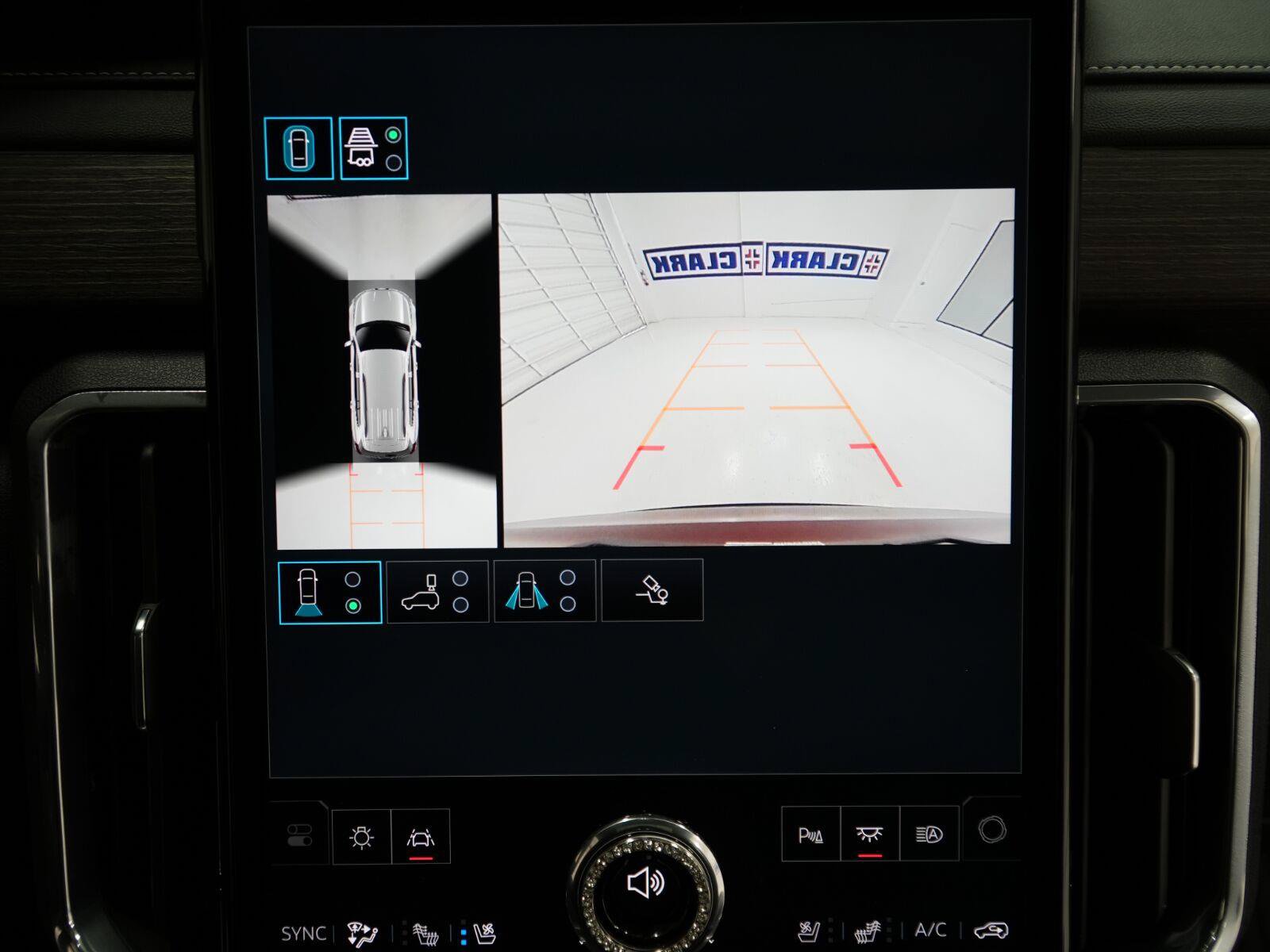 Used 2024 GMC Acadia Denali w/ Super Cruise Package AWD/4WD image 24