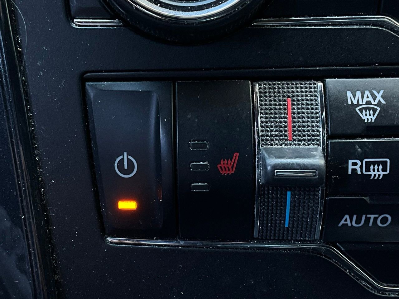 Used 2019 Ford Explorer XLT w/ Equipment Group 202A image 27