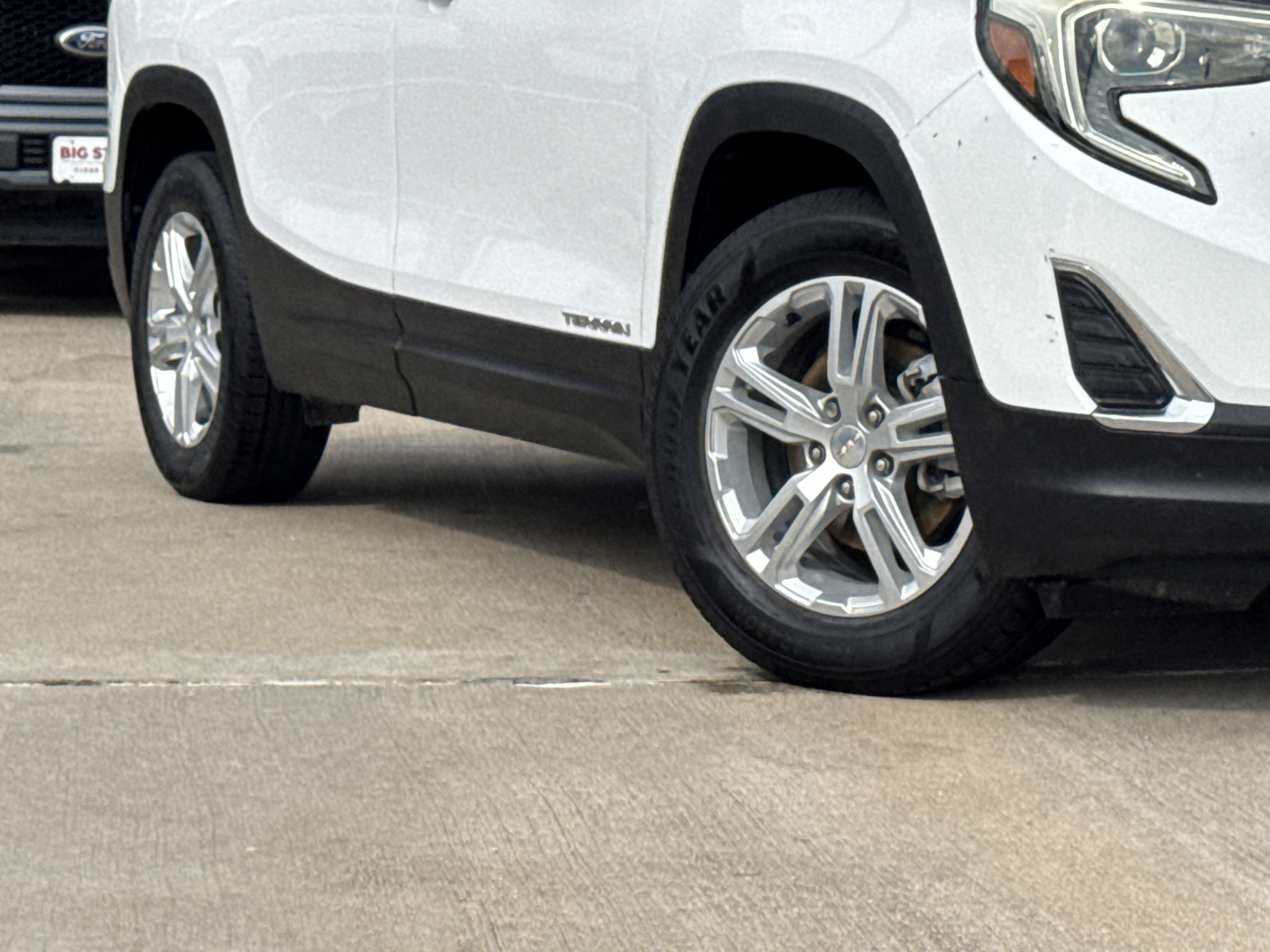 Used 2021 GMC Terrain SLE w/ Driver Convenience Package image 12