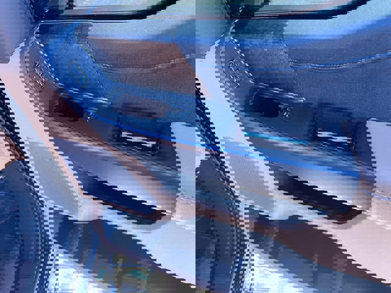 Used 2023 Ford F350 Lariat image 31