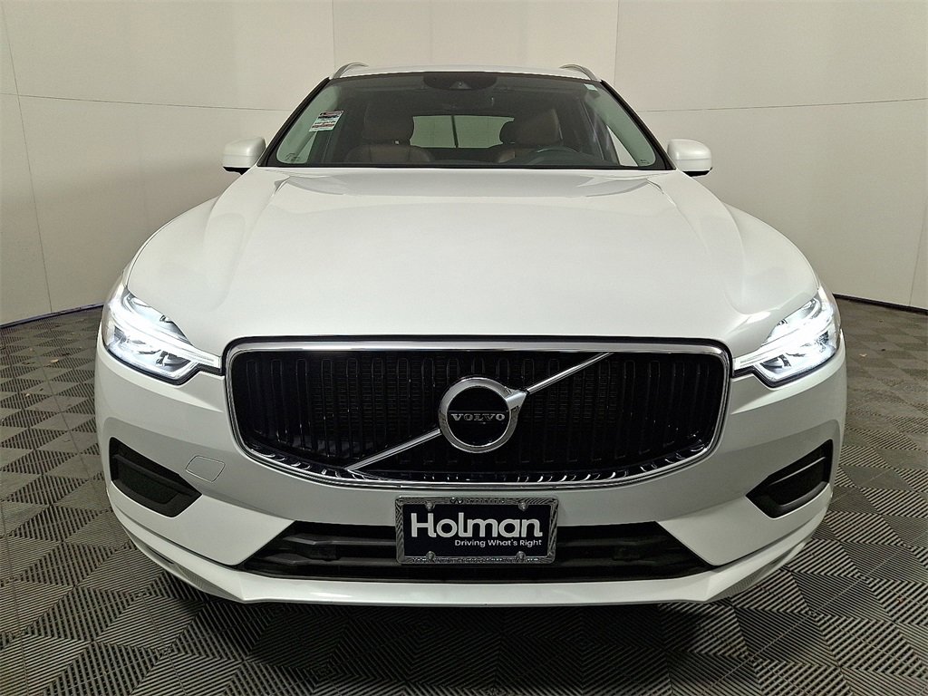 Used 2018 Volvo XC60 T5 Momentum w/ Vision Package image 2