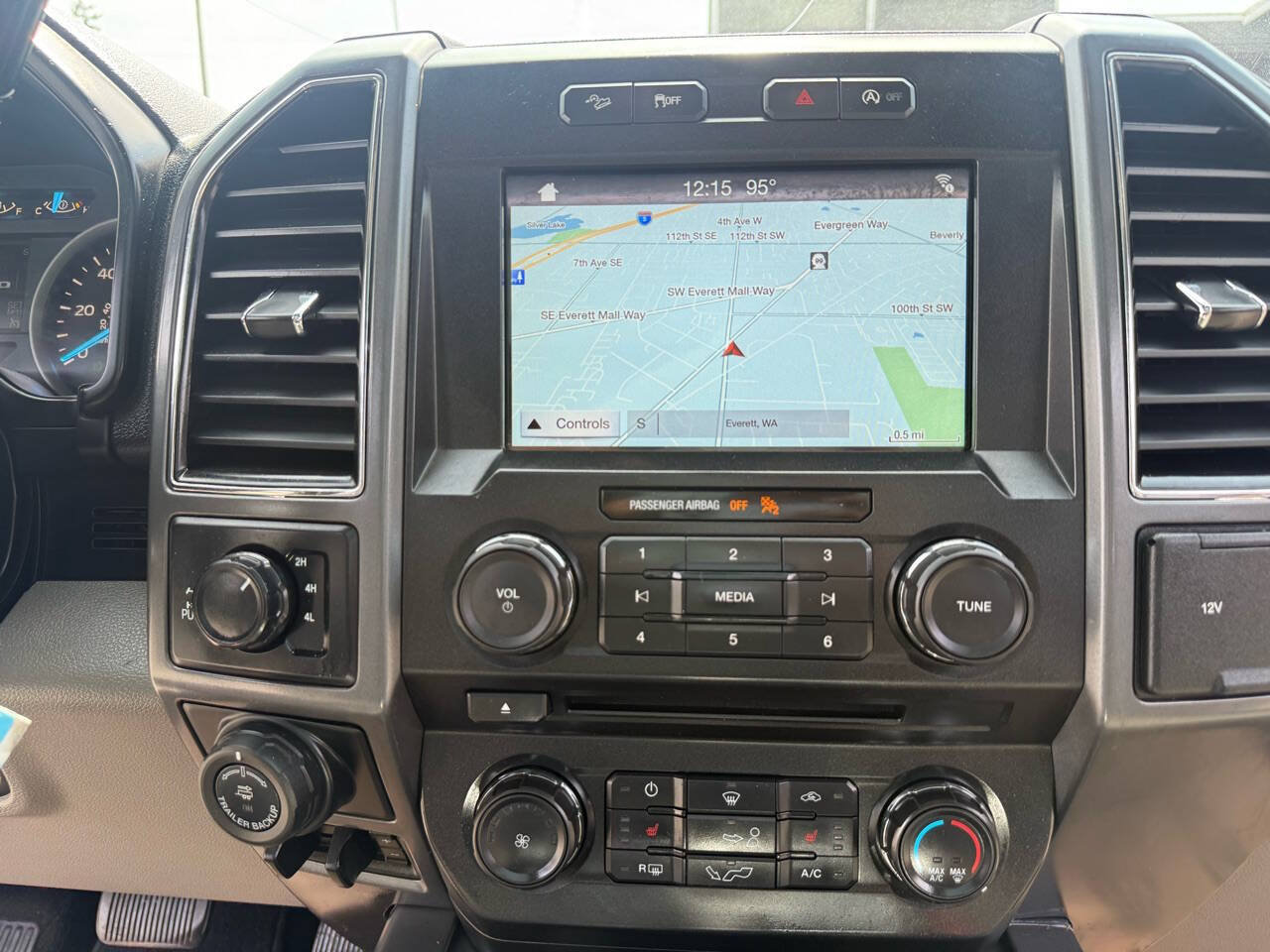 Used 2018 Ford F150 XLT w/ Equipment Group 302A Luxury AWD/4WD image 11