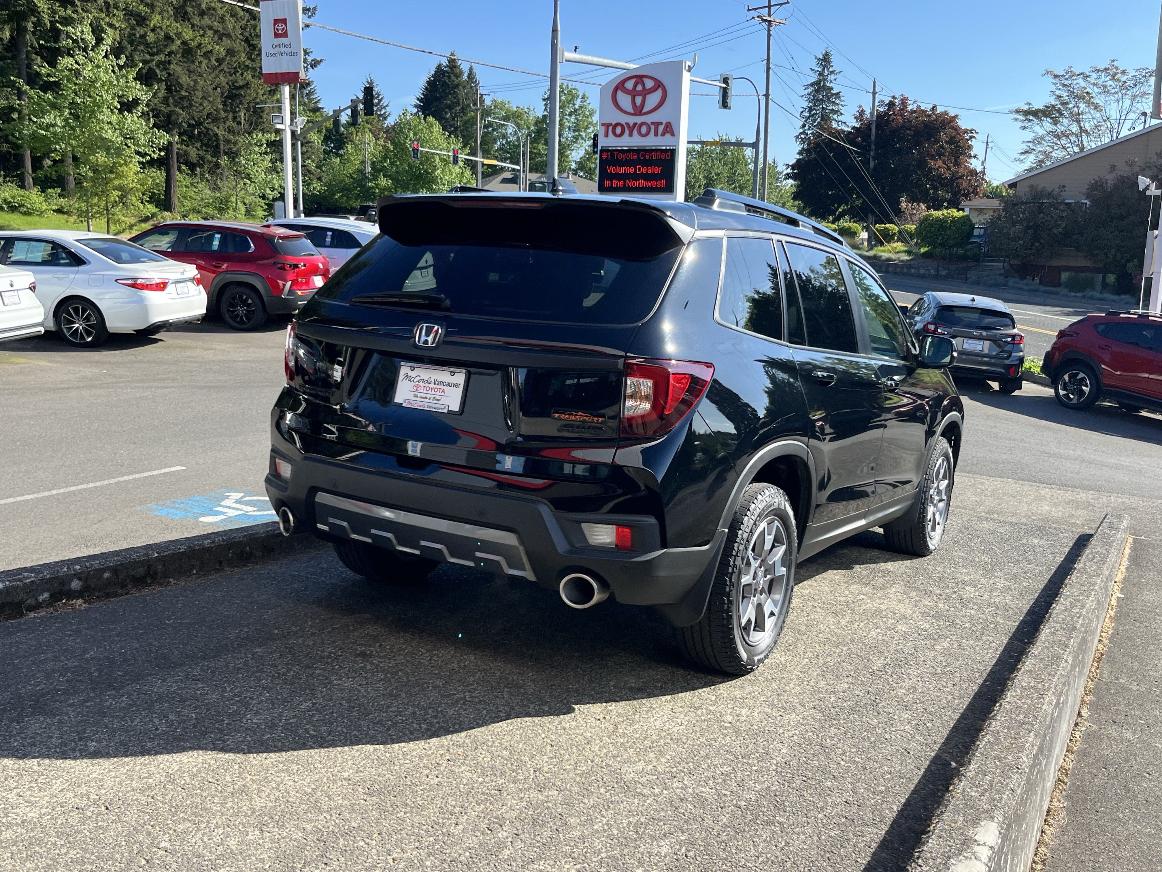 Used 2023 Honda Passport TrailSport image 6