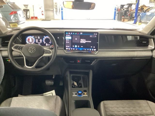 Used 2025 Volkswagen Tiguan S image 17