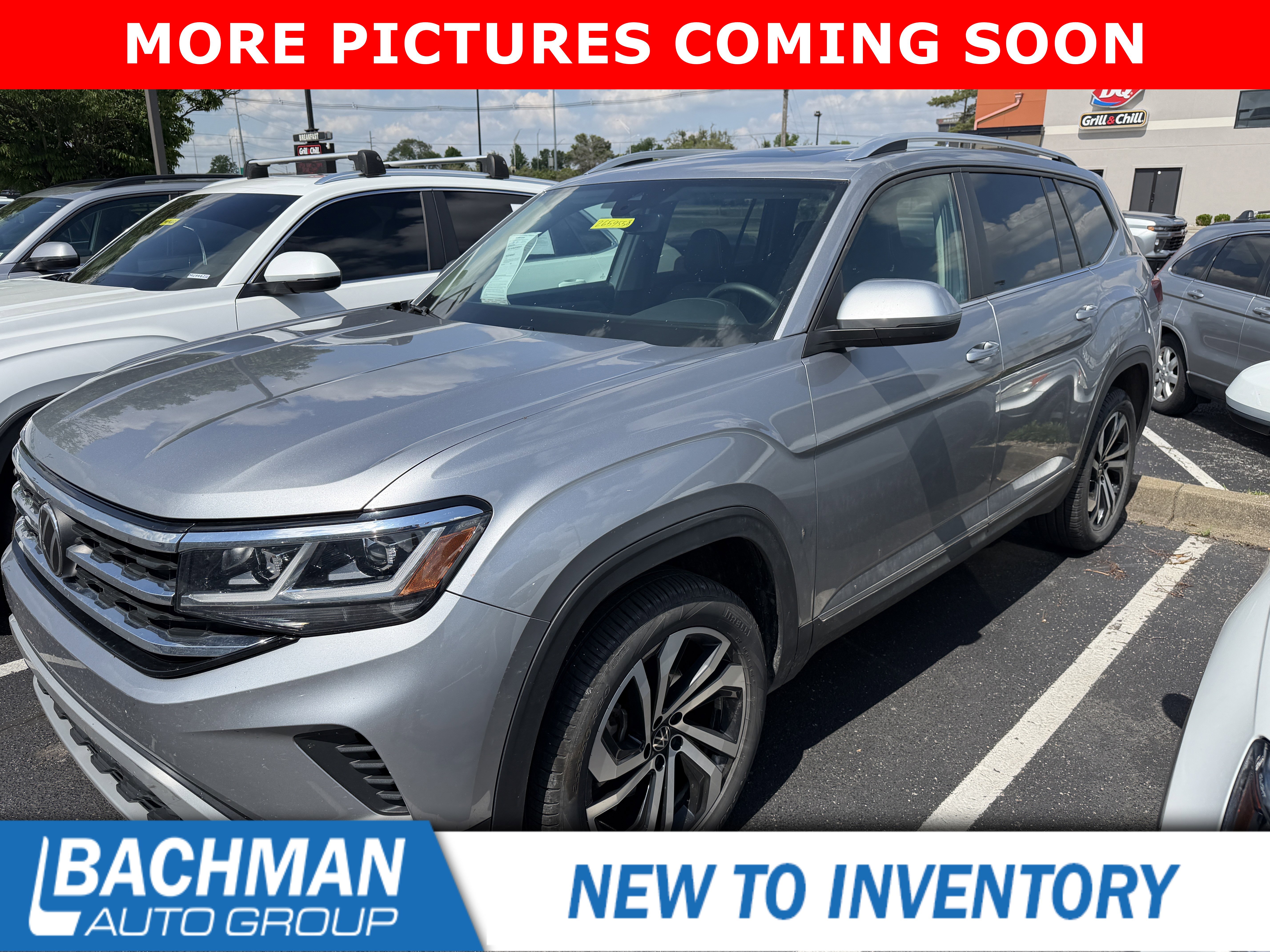 Used 2023 Volkswagen Atlas SEL AWD/4WD image 3