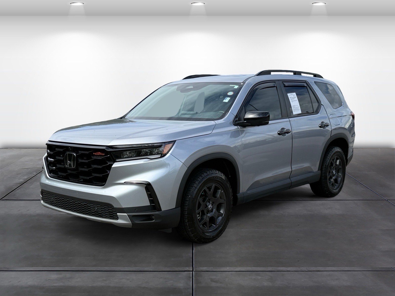 Certified 2025 Honda Pilot TrailSport image 4