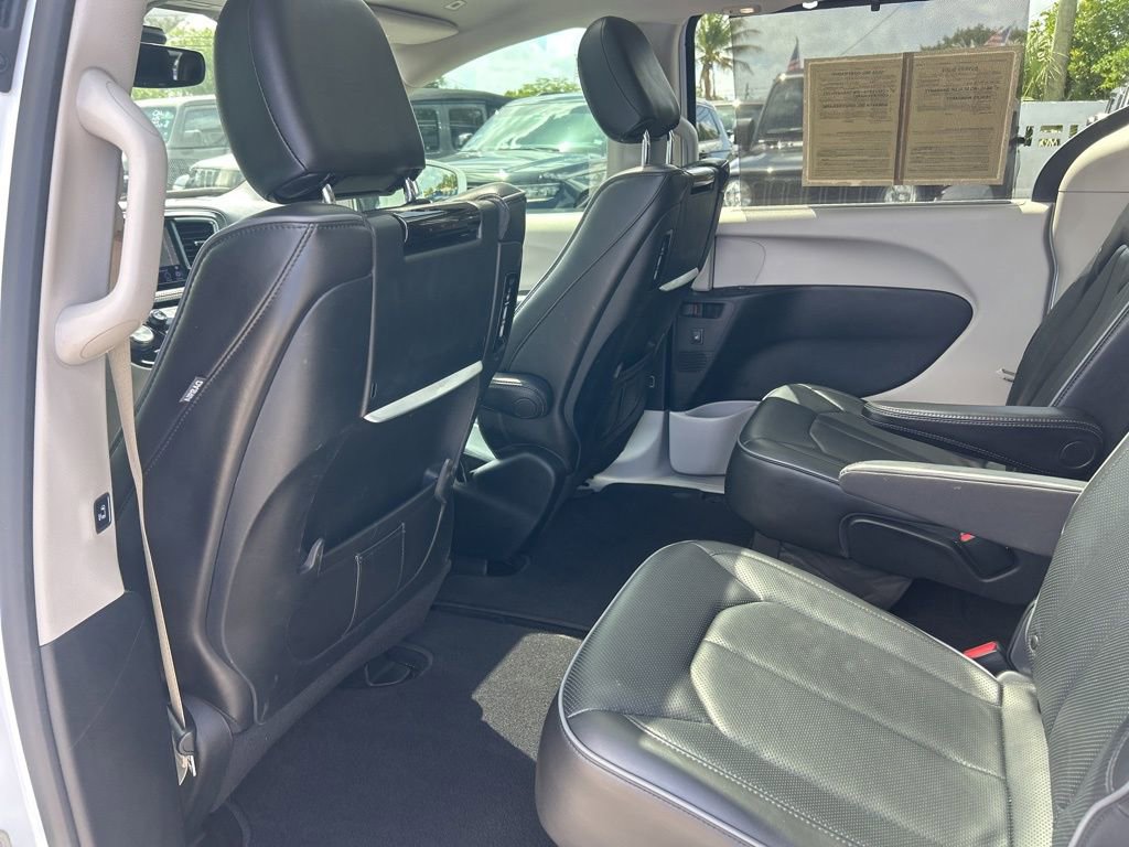 Used 2019 Chrysler Pacifica Limited w/ Tire & Wheel Group image 31