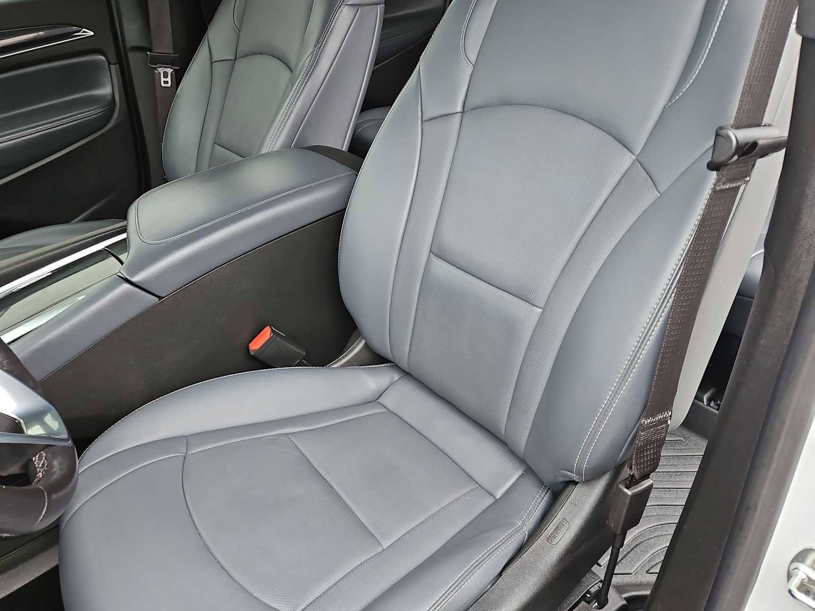 Certified 2024 Buick Enclave Premium FWD image 17
