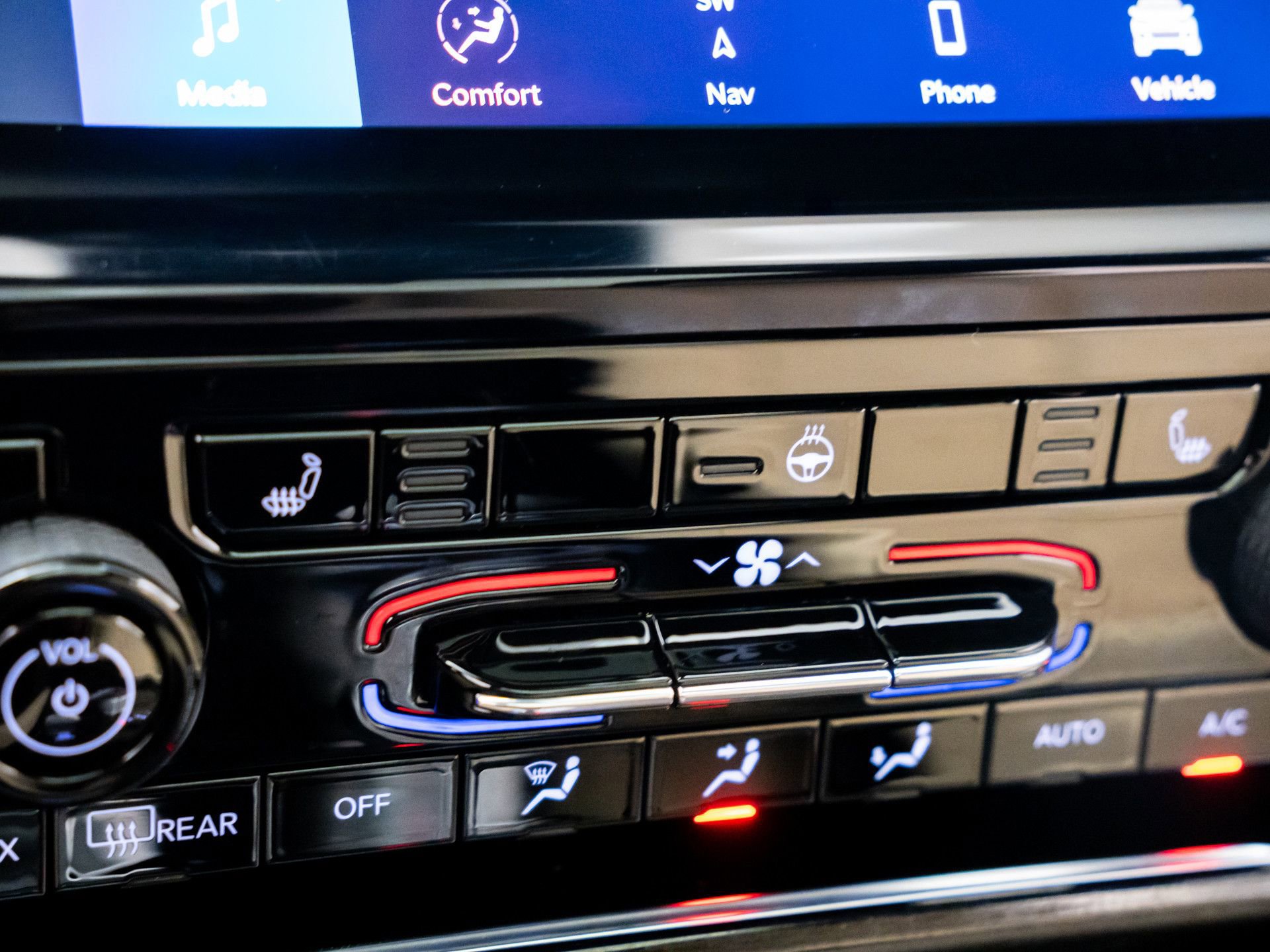 Used 2023 Jeep Grand Cherokee Limited image 24