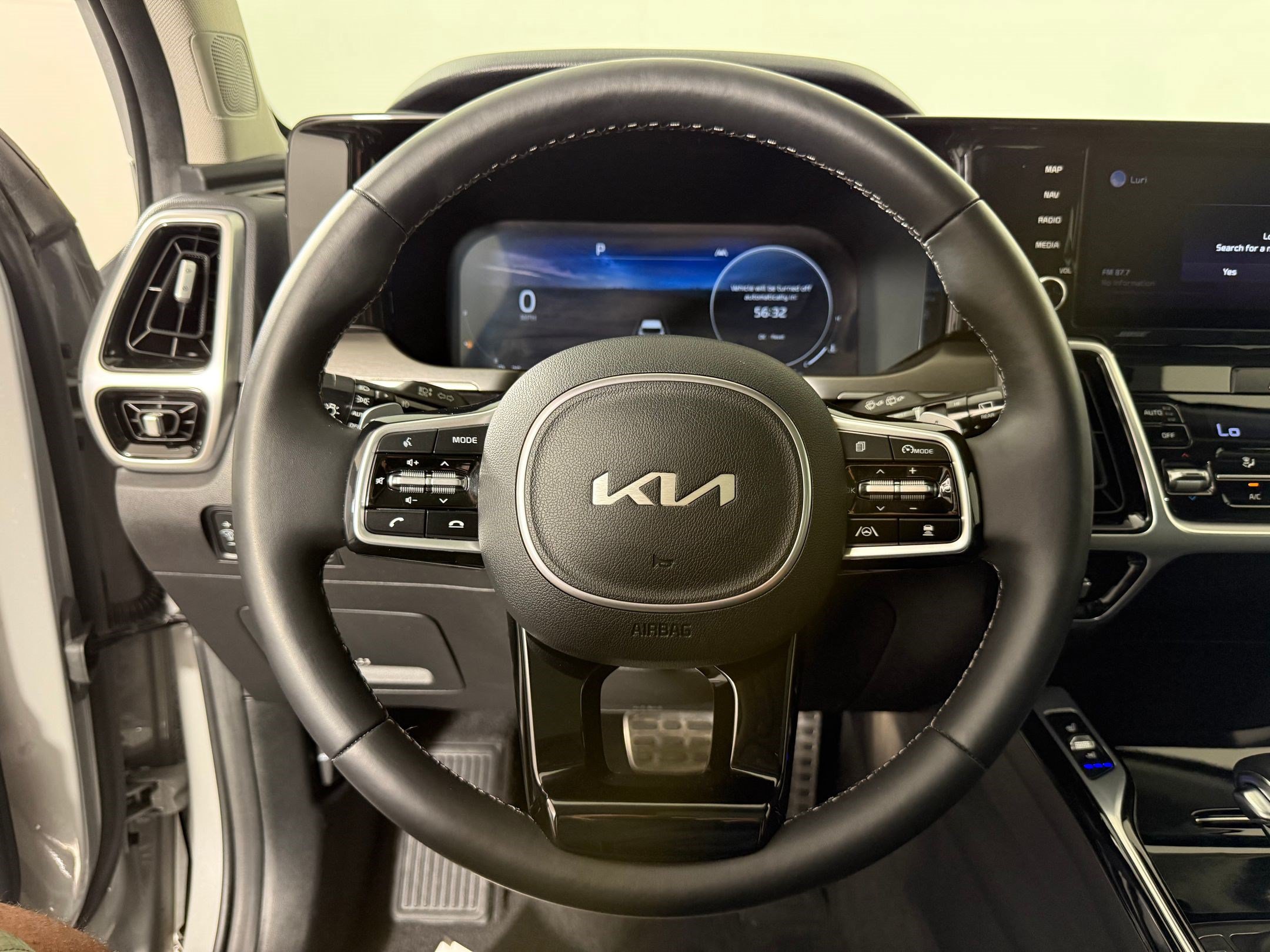 Used 2022 Kia Sorento SX FWD image 11