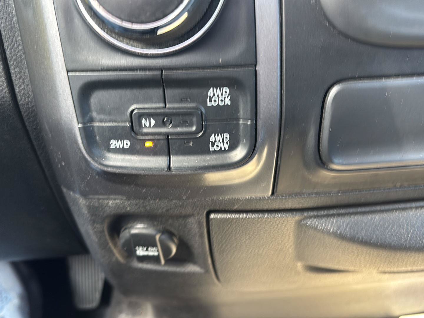 Used 2021 RAM 1500 Classic SLT AWD/4WD image 19