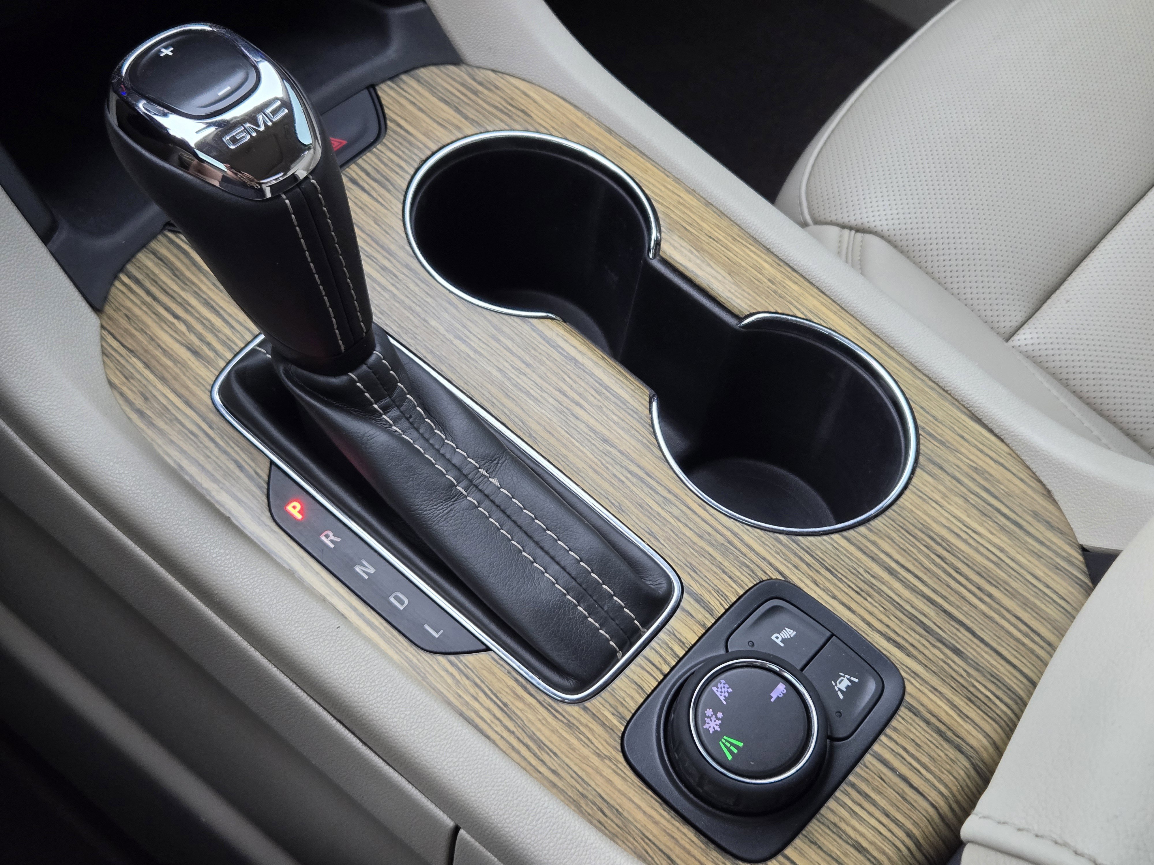 Used 2017 GMC Acadia Denali w/ Technology Package image 15