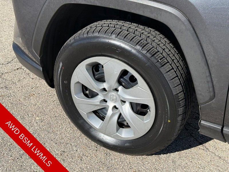 Used 2019 Toyota RAV4 LE w/ All Weather Liner Package AWD/4WD image 10