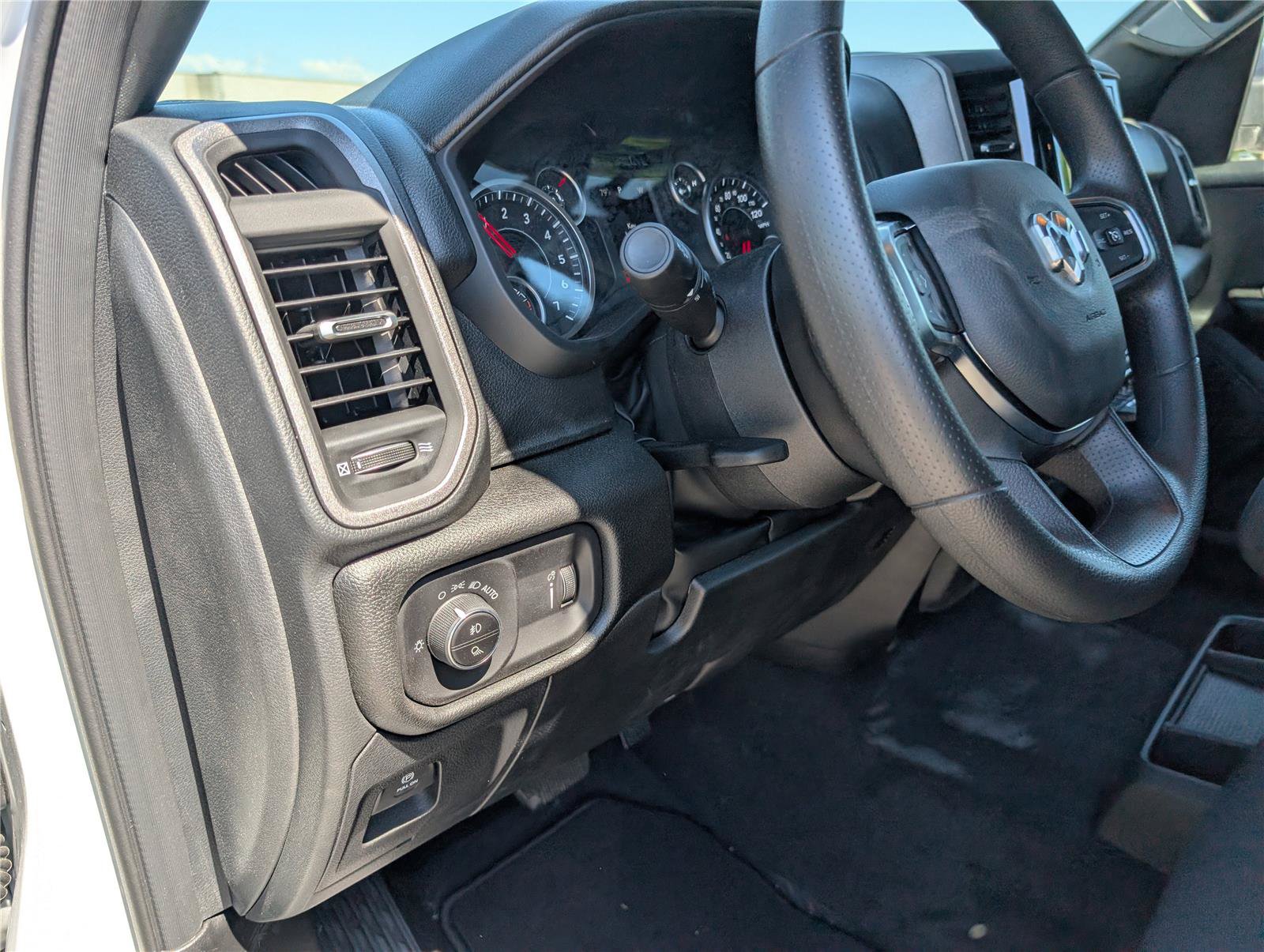 New 2026 RAM 1500 Express AWD/4WD image 17