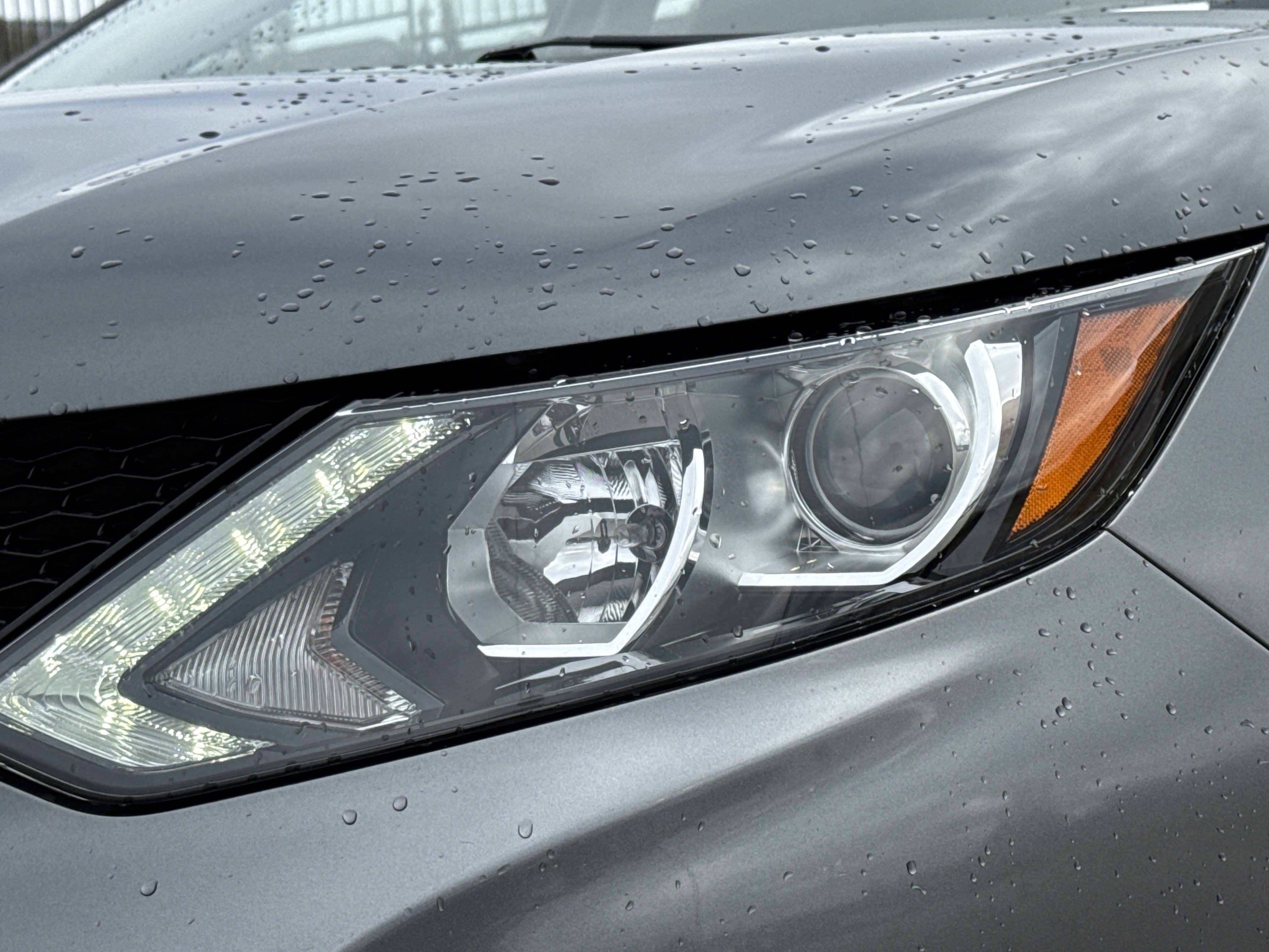 Used 2019 Nissan Rogue Sport S image 6